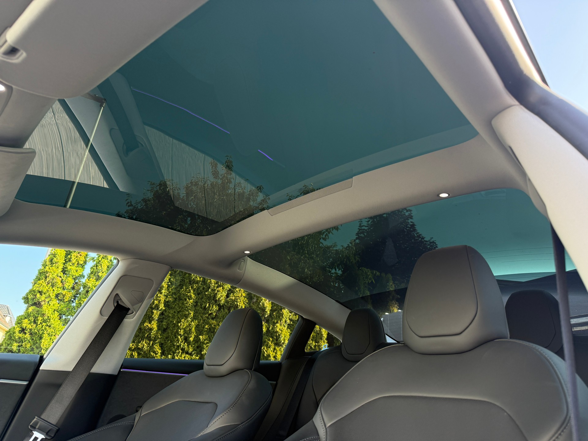 TESLA Model 3 Long Range Dual Motor AWD / Neues Modell-image-18