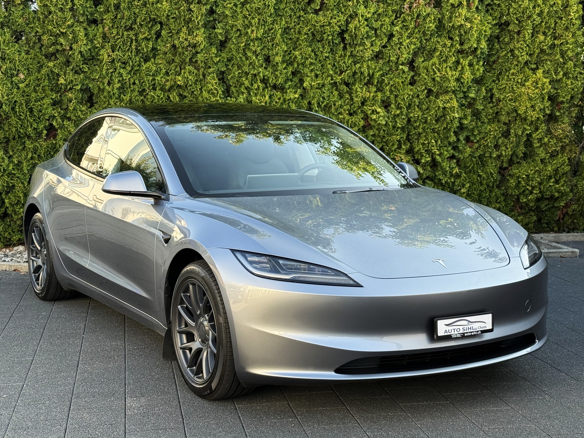 TESLA Model 3 Long Range Dual Motor AWD / Neues Modell-image-5