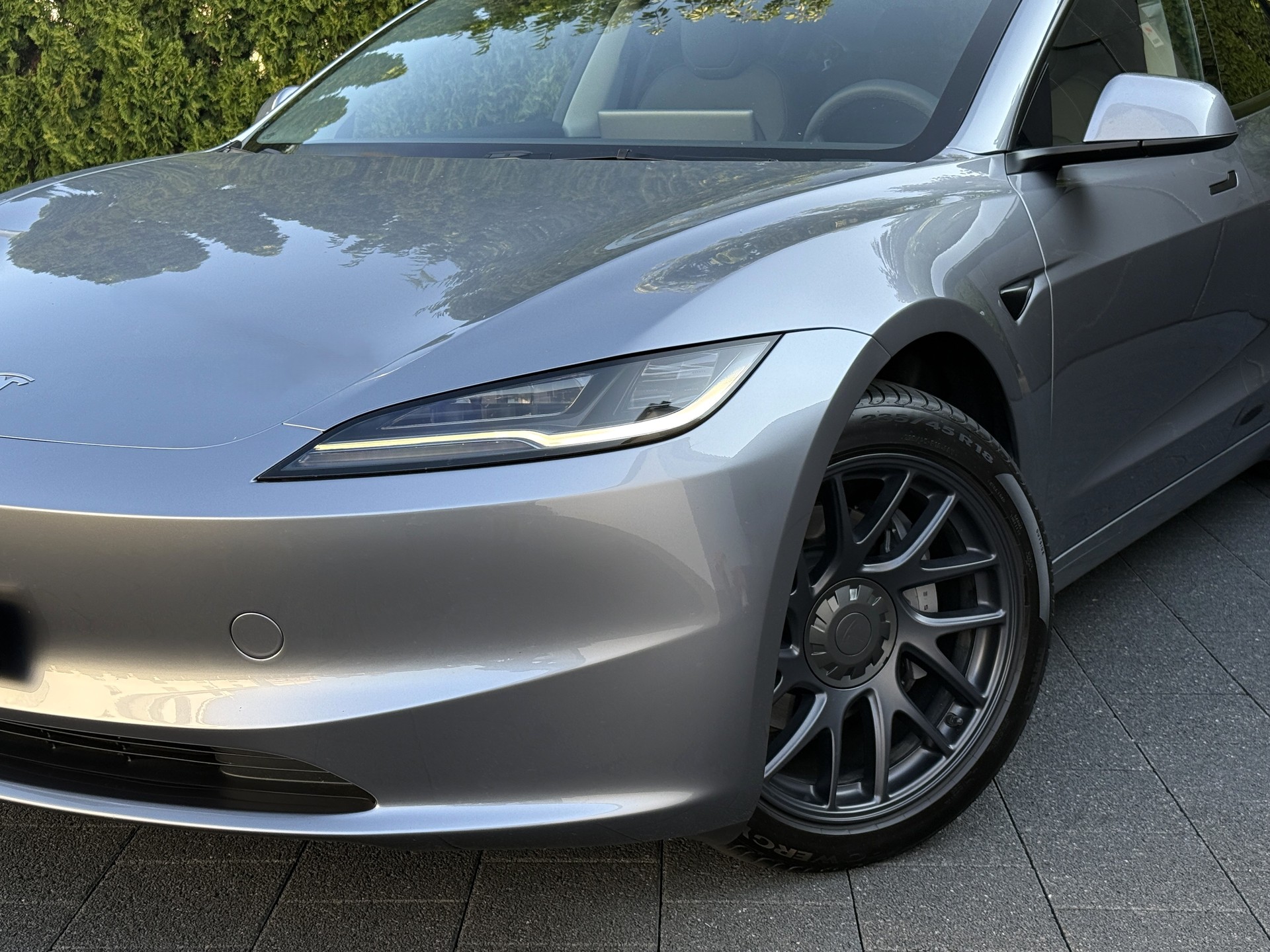 TESLA Model 3 Long Range Dual Motor AWD / Neues Modell-image-3