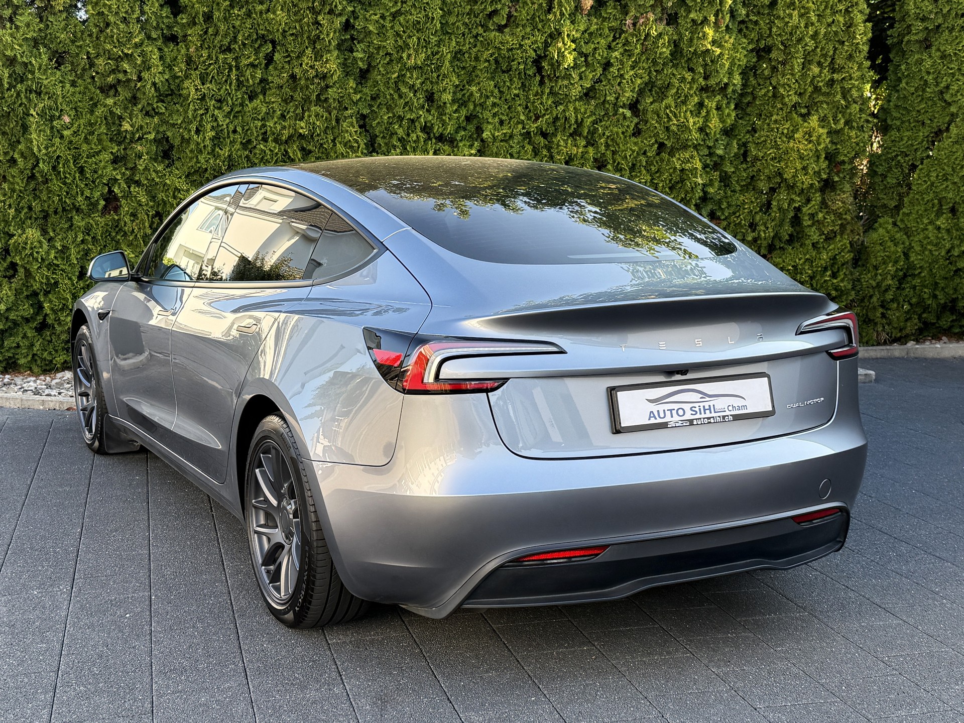 TESLA Model 3 Long Range Dual Motor AWD / Neues Modell-image-12