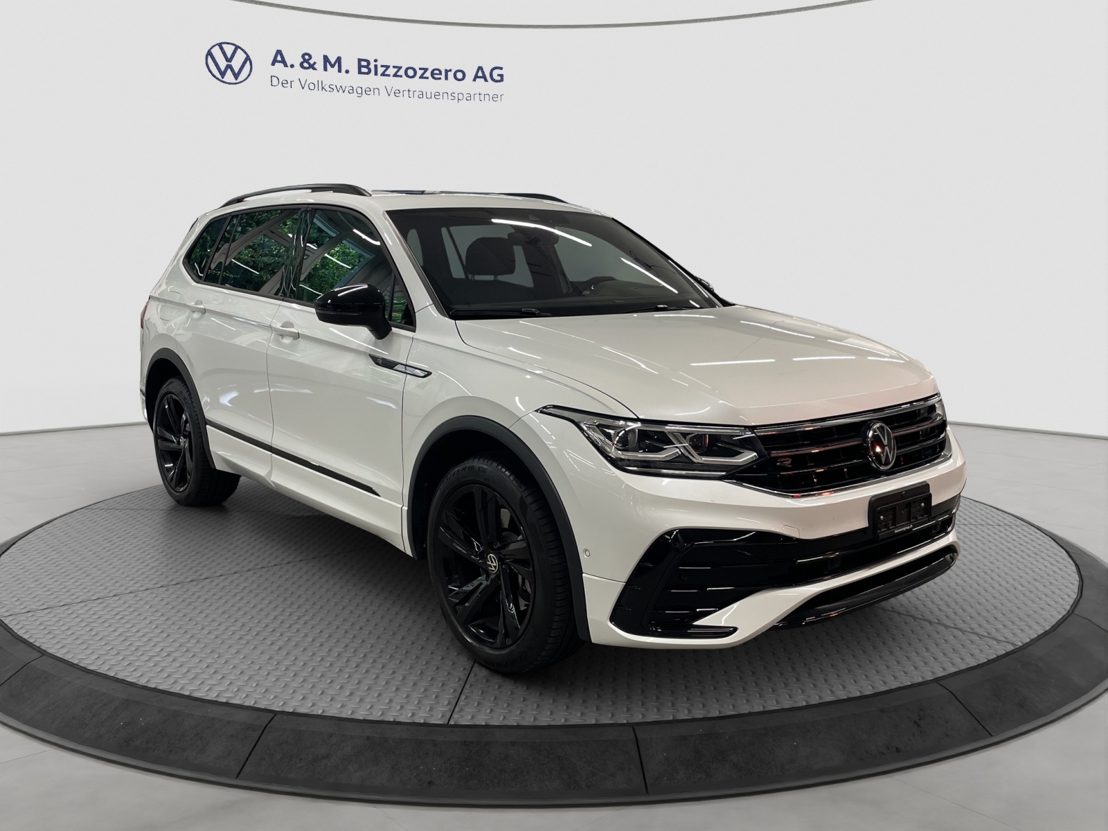VW Tiguan Allspace 2.0TSI R-Line 4Motion DSG-image-6