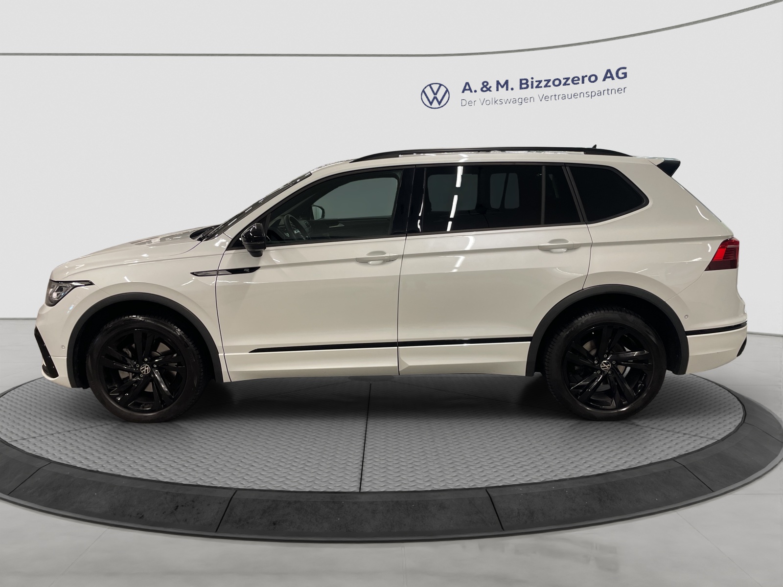 VW Tiguan Allspace 2.0TSI R-Line 4Motion DSG-image-1