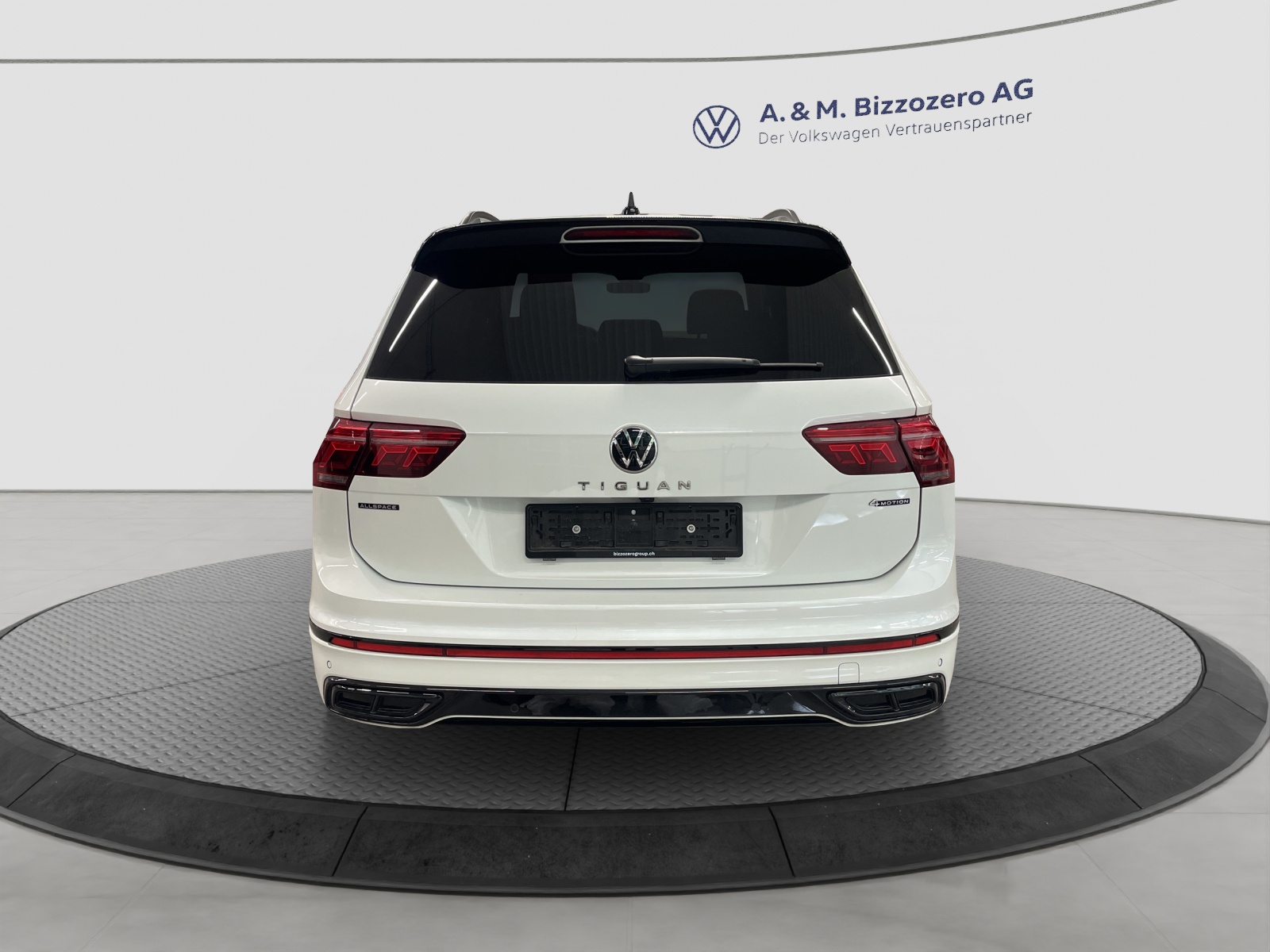 VW Tiguan Allspace 2.0TSI R-Line 4Motion DSG-image-3