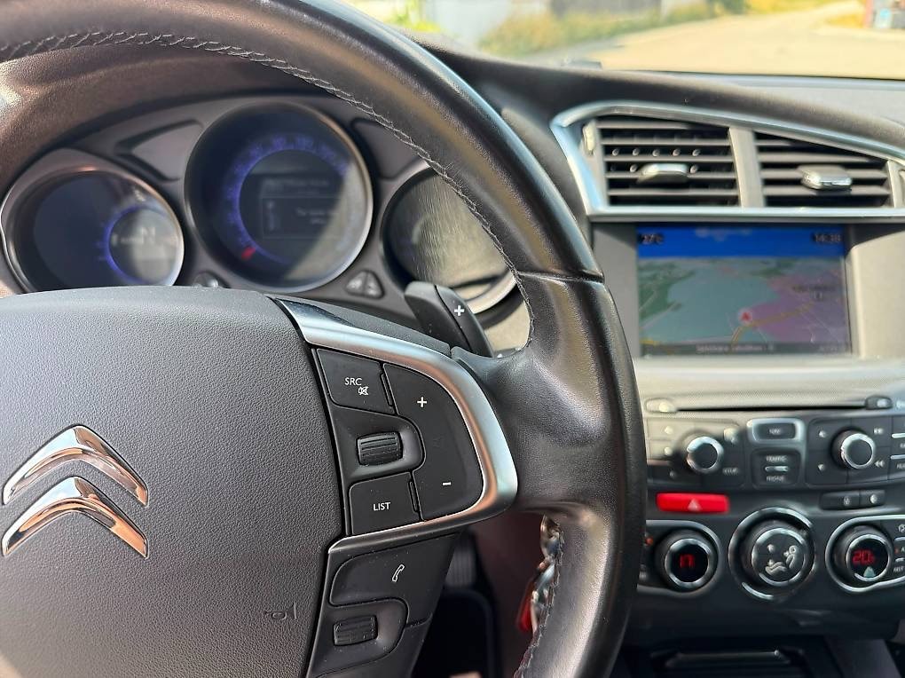 CITROEN C4 Berline 1.6 THP Exclusive EGS6-image-9
