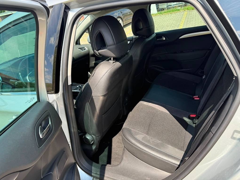 CITROEN C4 Berline 1.6 THP Exclusive EGS6-image-10