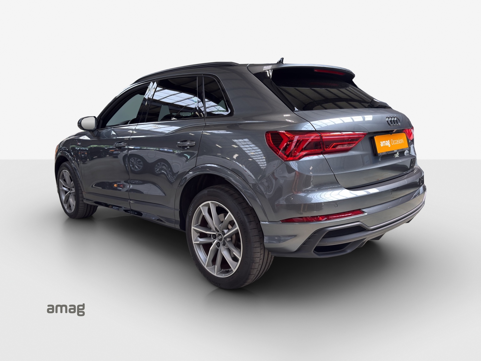 AUDI Q3 45 TFSI e S line S-tronic-image-2