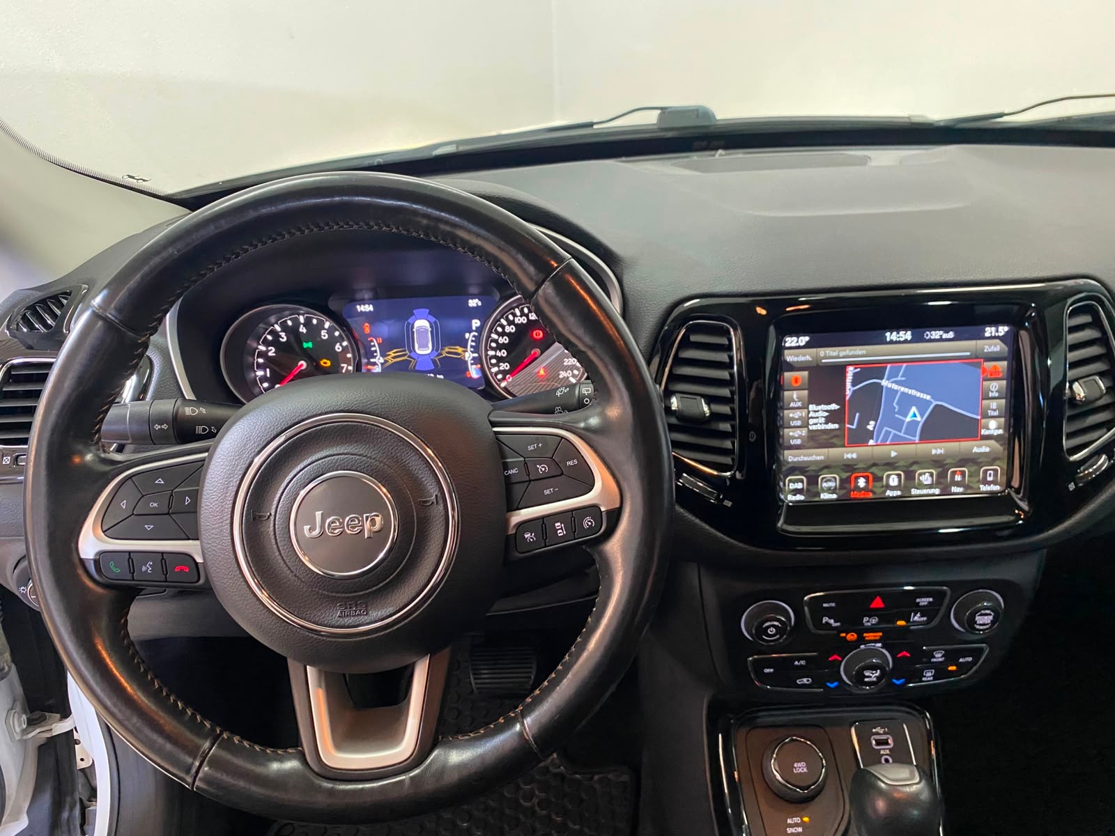 JEEP Compass 1.4 Turbo Limited AWD 9ATX-image-8