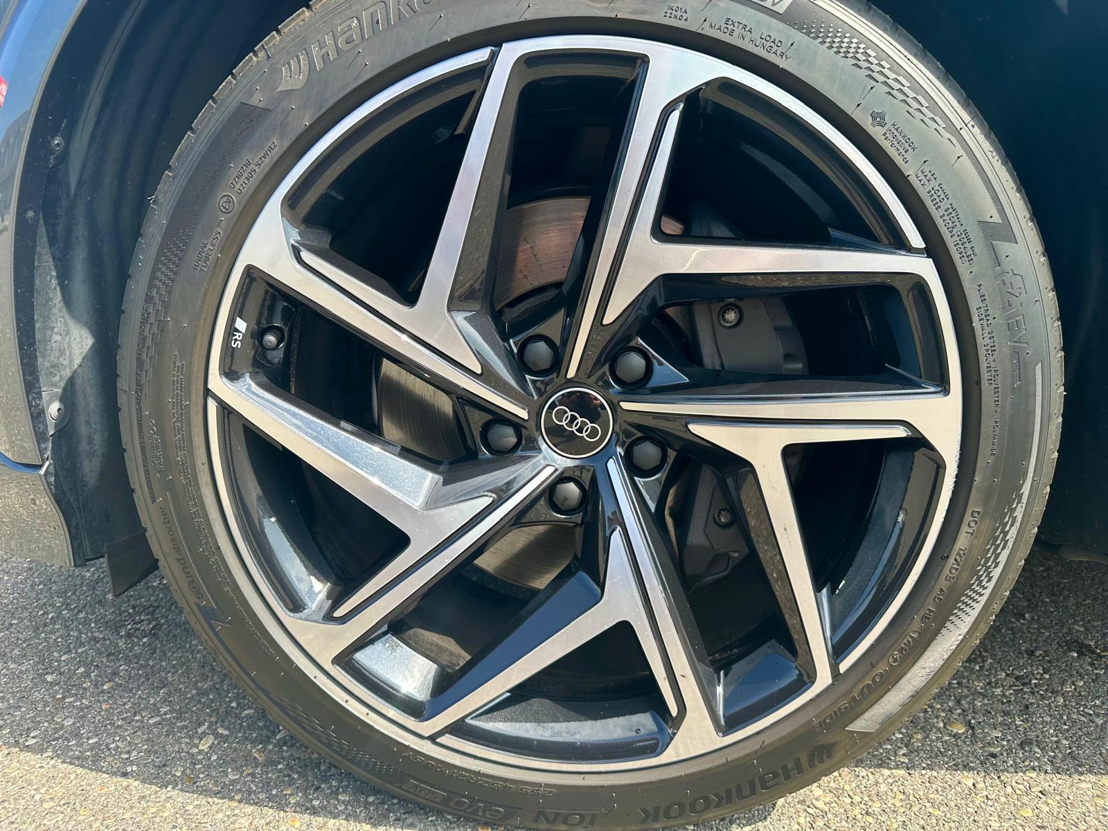 AUDI SQ6 e-tron quattro-image-12