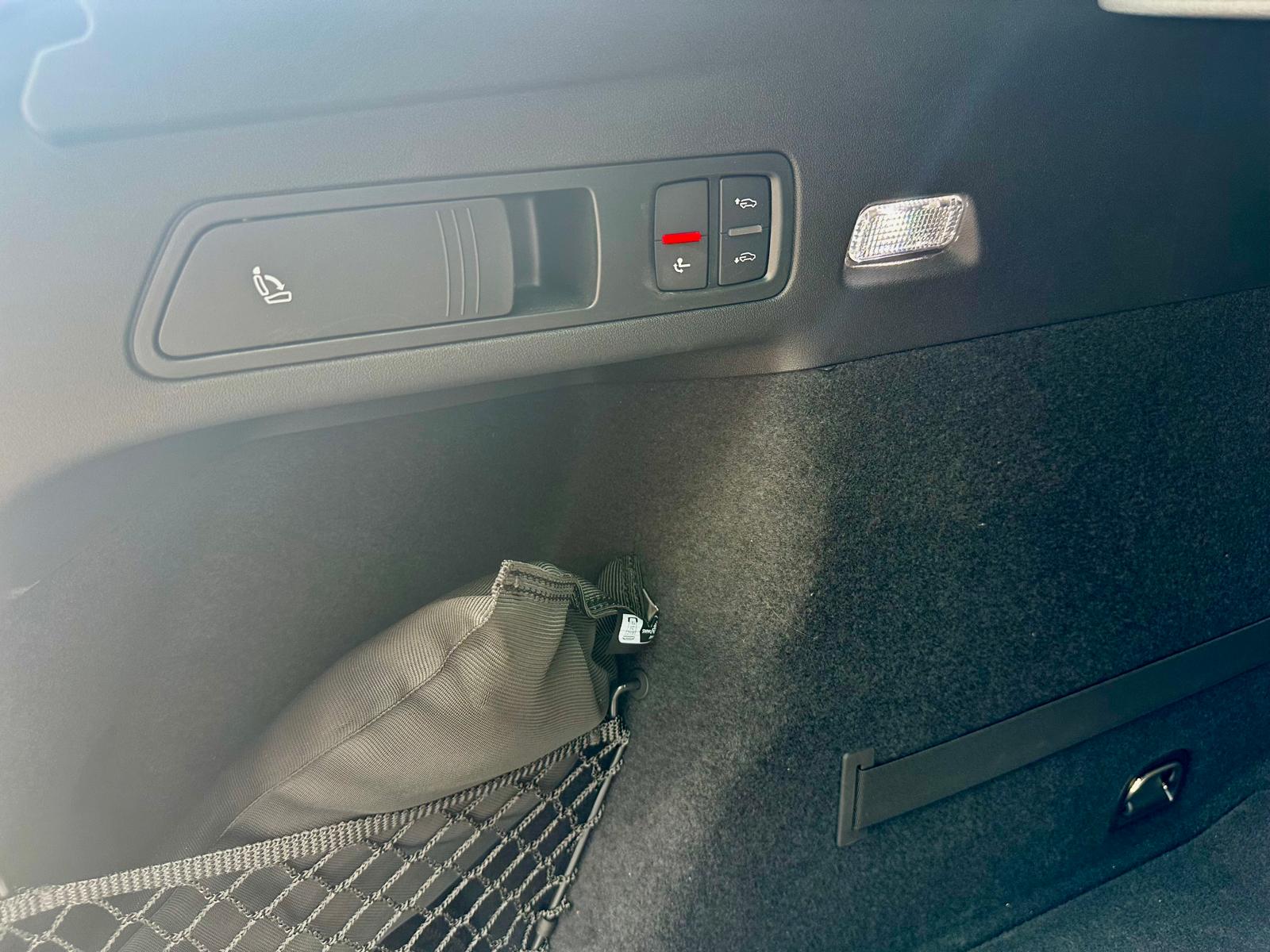 AUDI SQ6 e-tron quattro-image-30