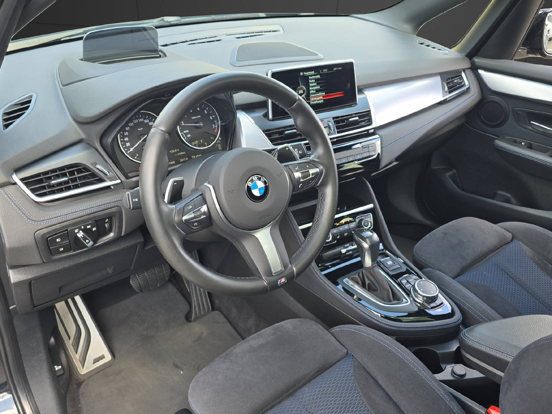 BMW 225i xDrive Active Tourer M Sport ** Frisch ab MFK & 12 Monaten GARANTIE **-image-7