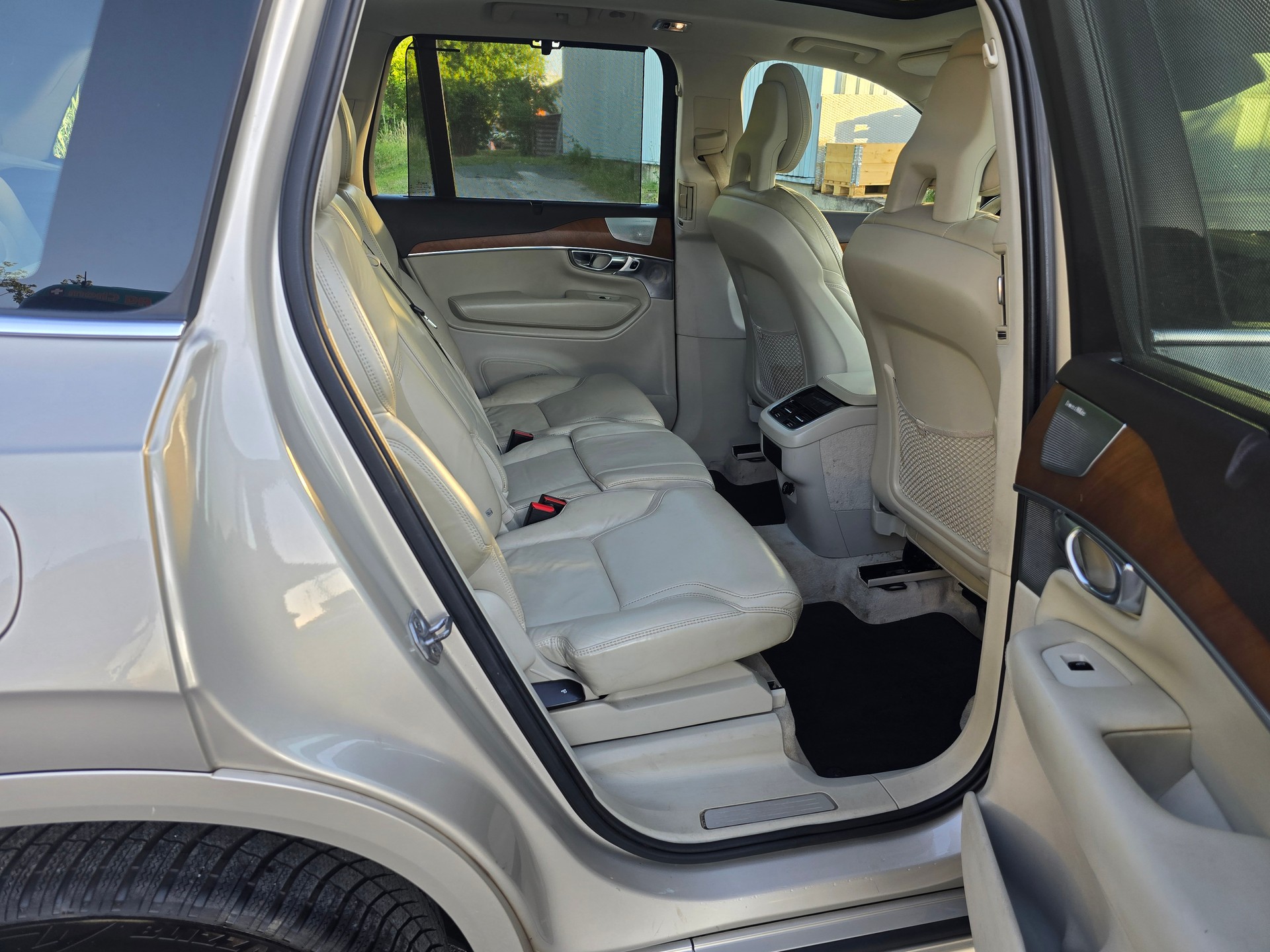 VOLVO XC90 D5 AWD Momentum Geartronic-image-13