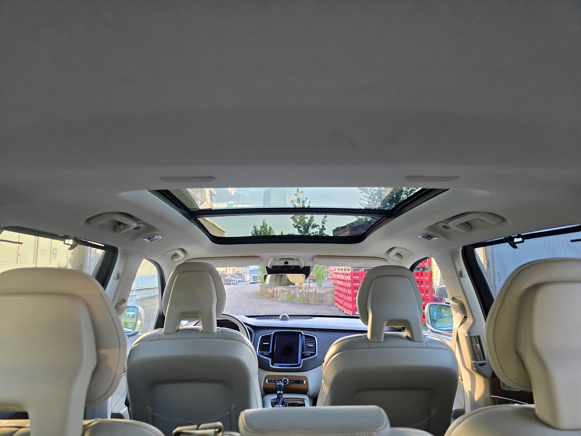 VOLVO XC90 D5 AWD Momentum Geartronic-image-8