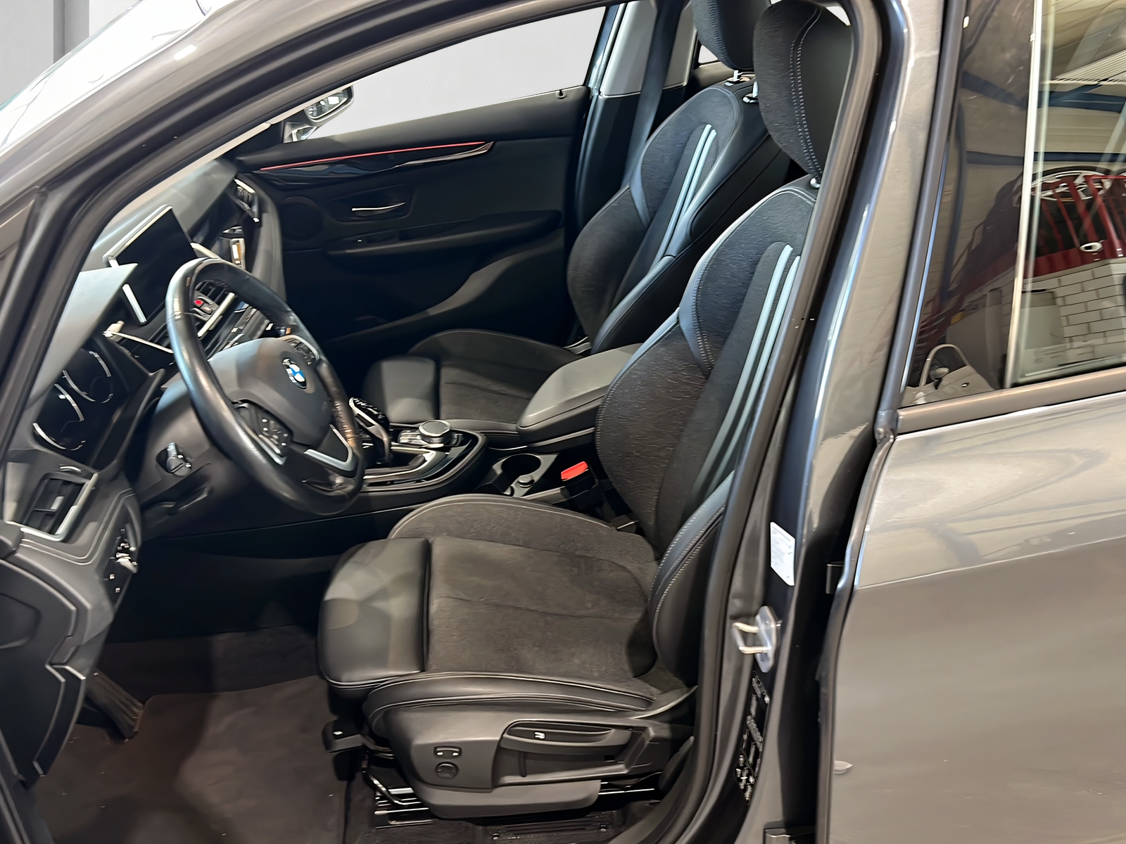BMW 218d xDrive Active Tourer**Rückfahrtkam,AHK,Head Up Display,Tempomat ACC,CH Auslieferung,Frisch ab MFK**-image-8