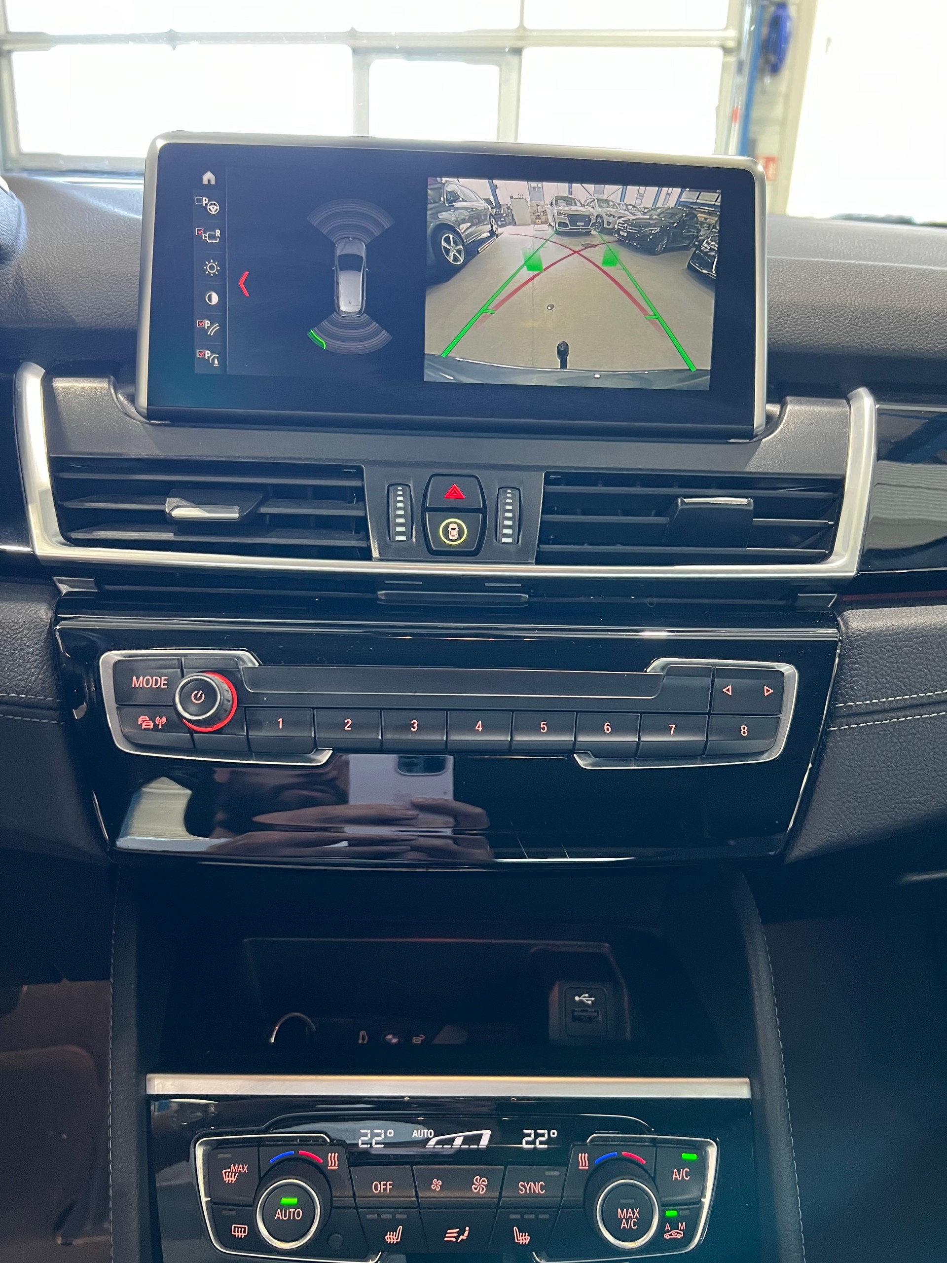 BMW 218d xDrive Active Tourer**Rückfahrtkam,AHK,Head Up Display,Tempomat ACC,CH Auslieferung,Frisch ab MFK**-image-12