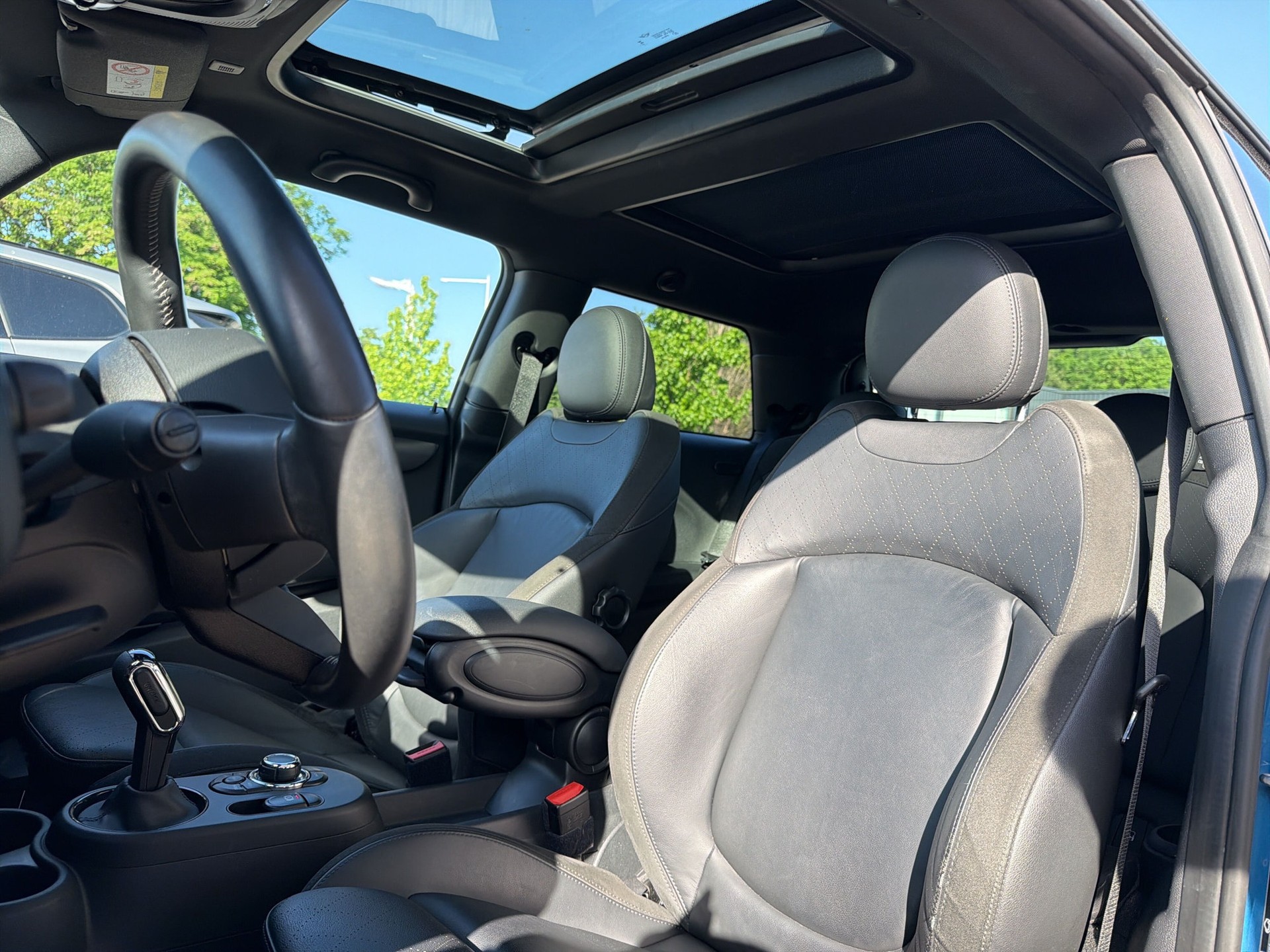 MINI Cooper SE Mosaert Edition-image-2