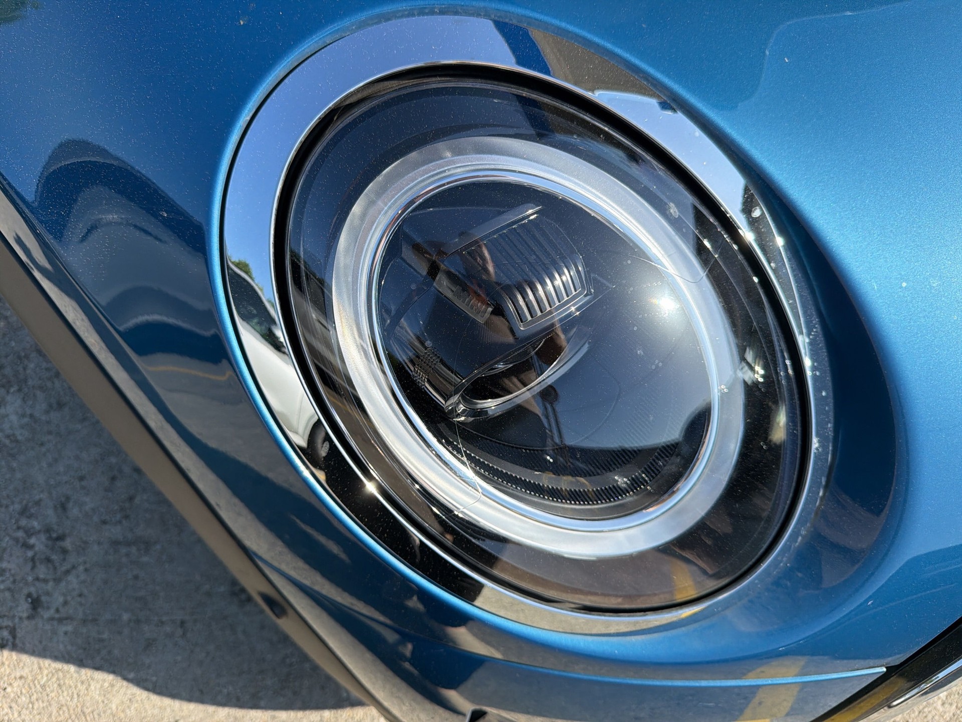 MINI Cooper SE Mosaert Edition-image-19