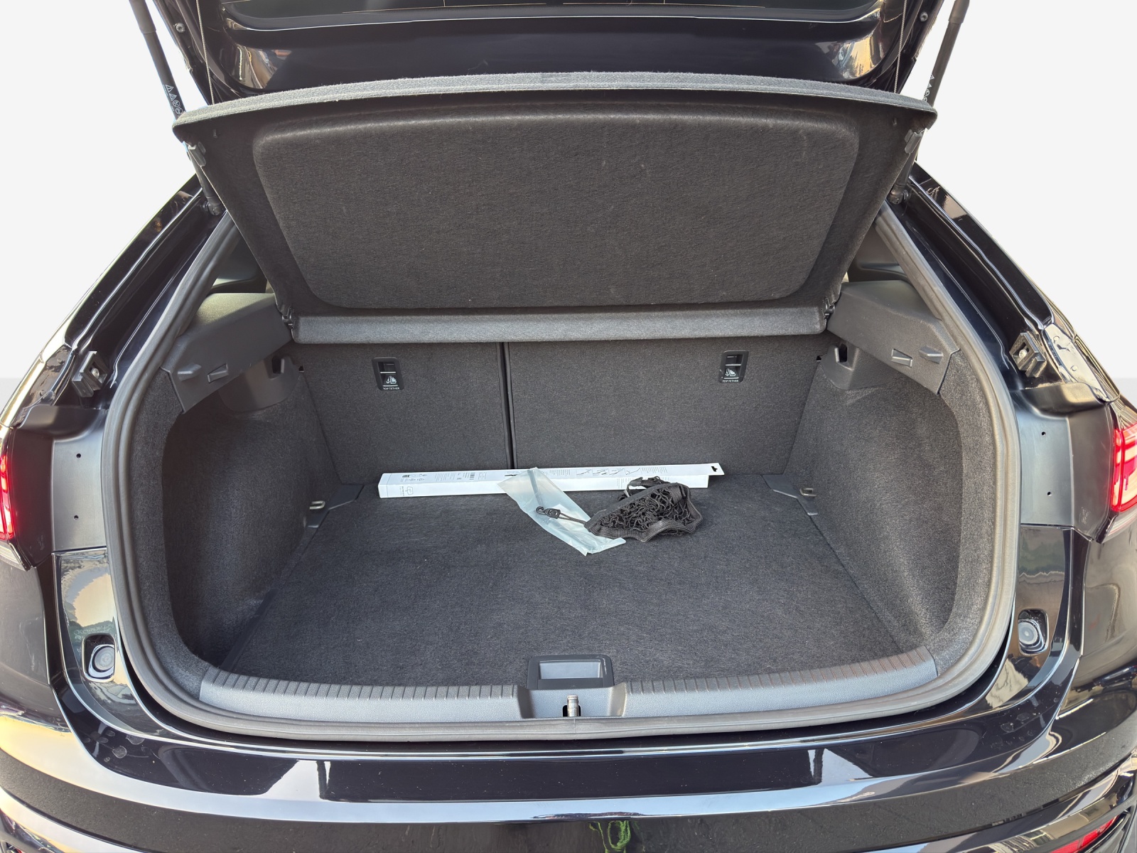 VW Taigo 1.5 TSI R-Line DSG-image-12