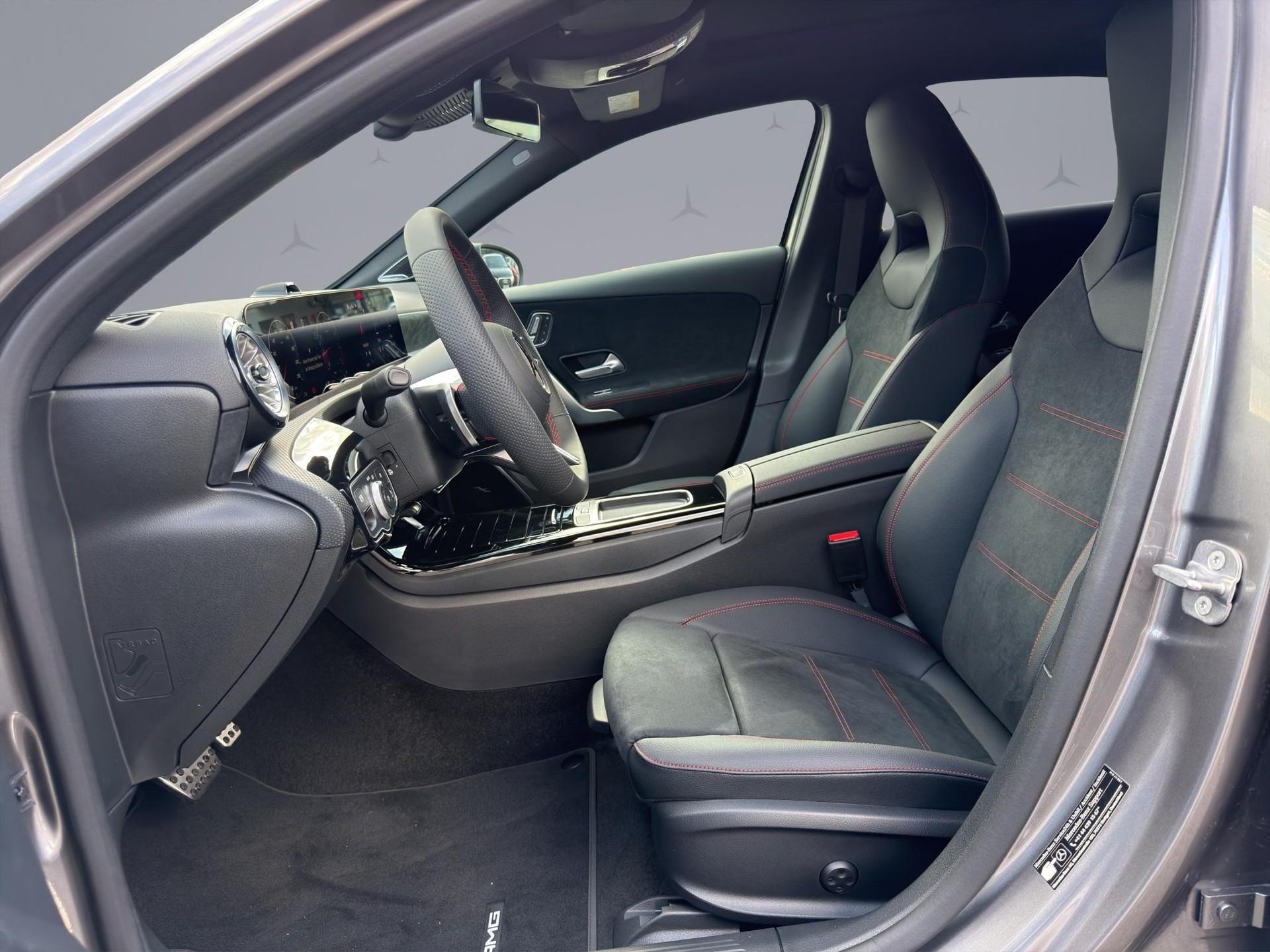 MERCEDES-BENZ A 250 AMG Line 4m-image-9