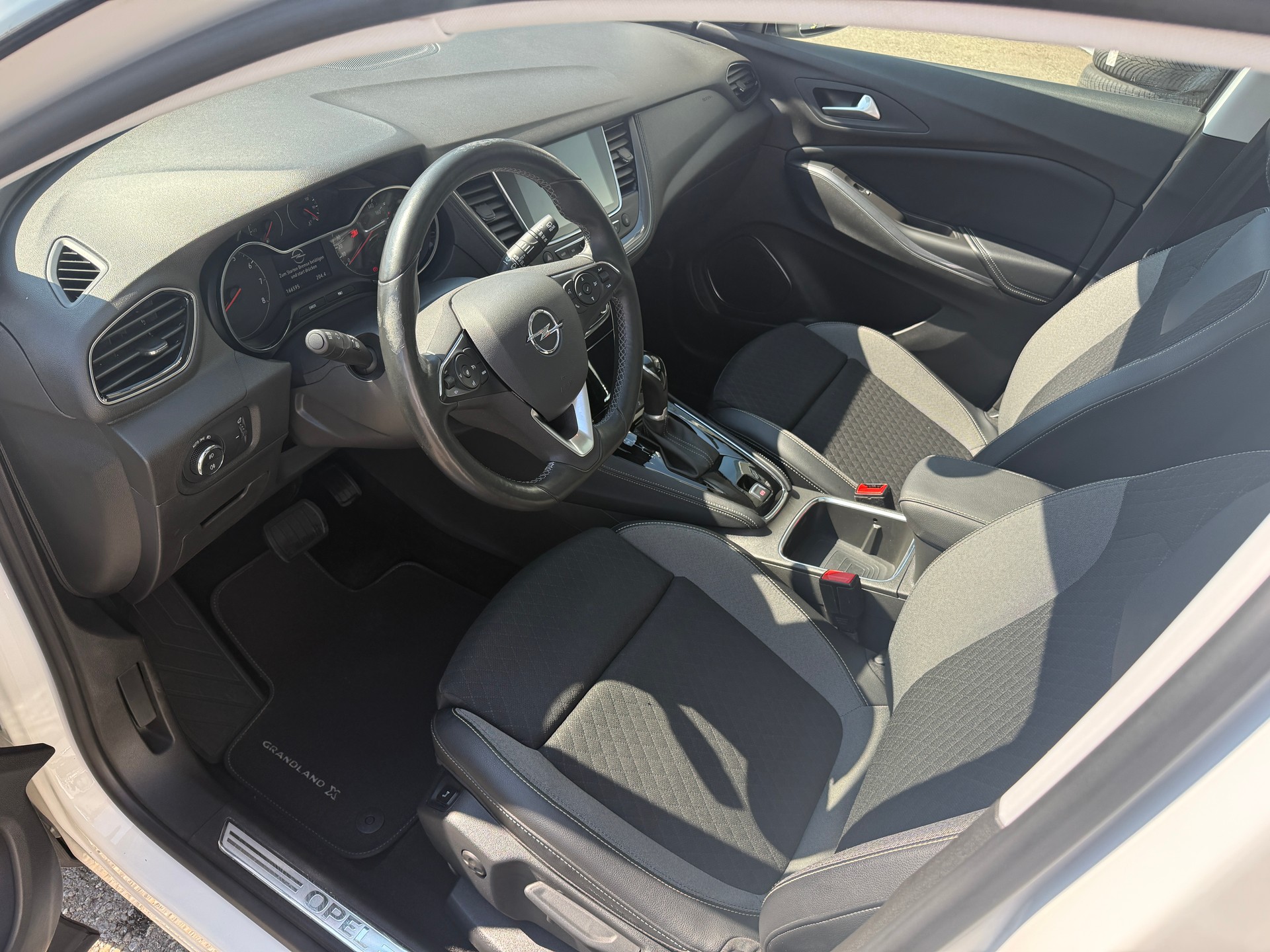 OPEL Grandland X 1.2i TP Excellence Automatik-image-4