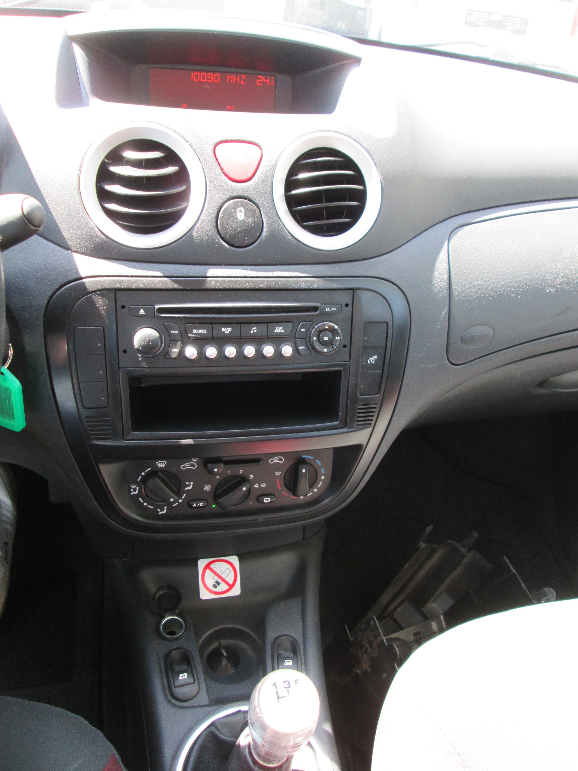 CITROEN C3 1.1i Essentiel-image-12
