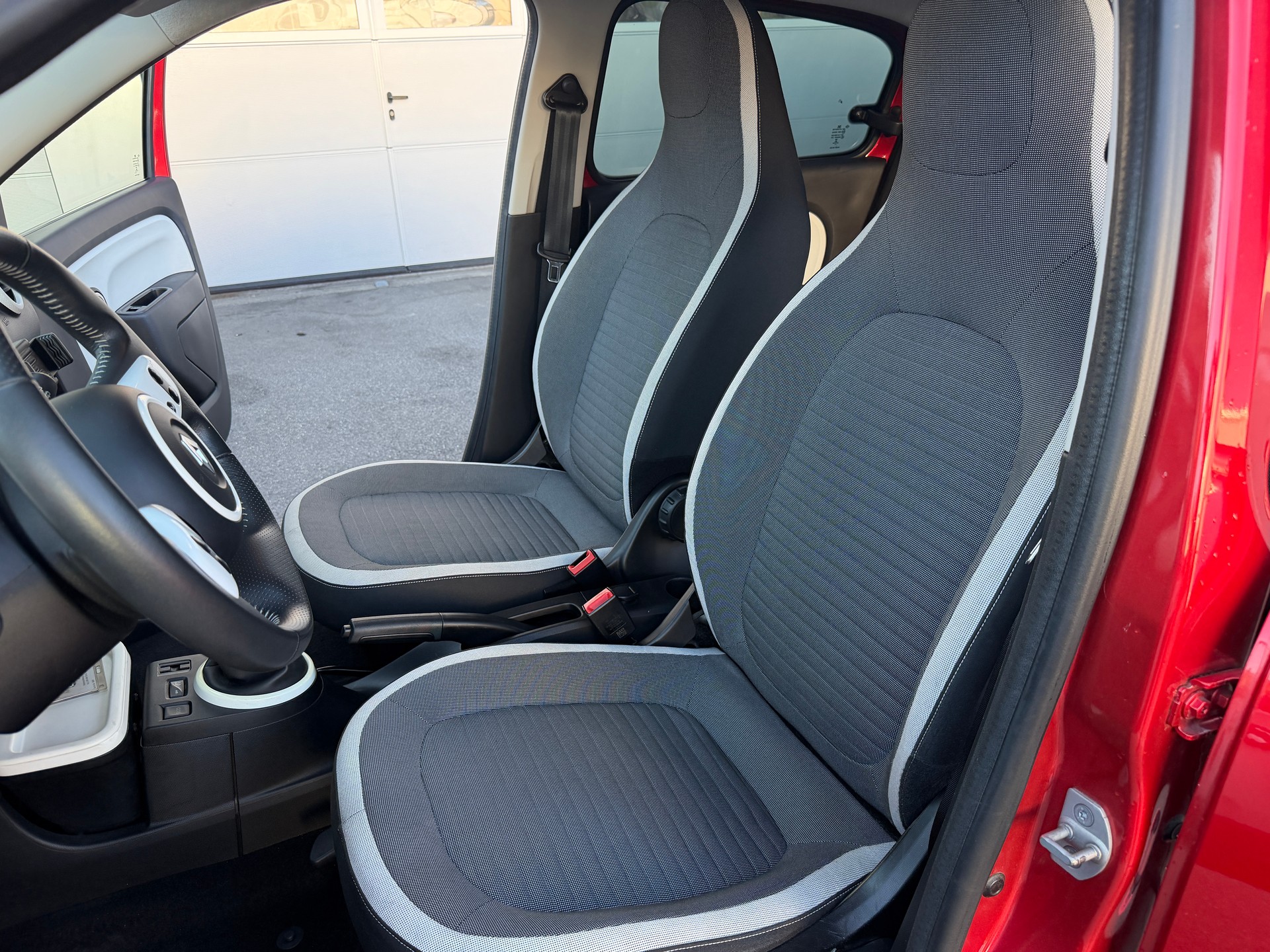 RENAULT Twingo 0.9 TCe 90 Intens-image-5