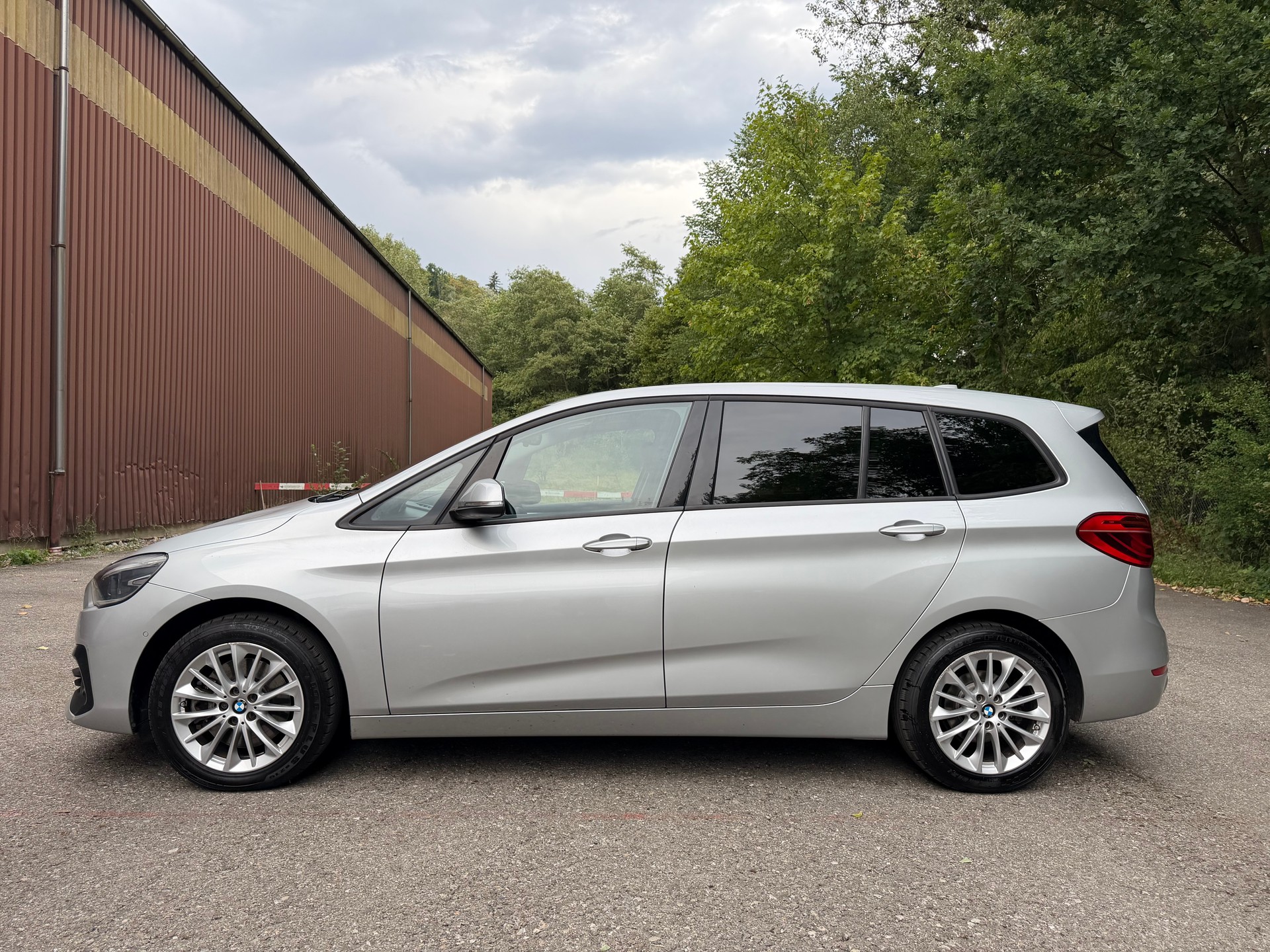 BMW 218d xDrive Gran Tourer Steptronic M Sport-image-2