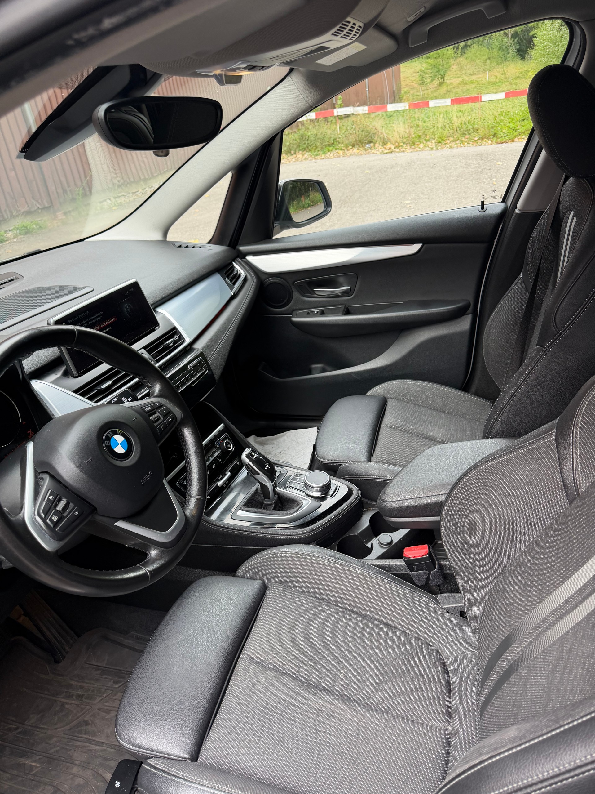 BMW 218d xDrive Gran Tourer Steptronic M Sport-image-10