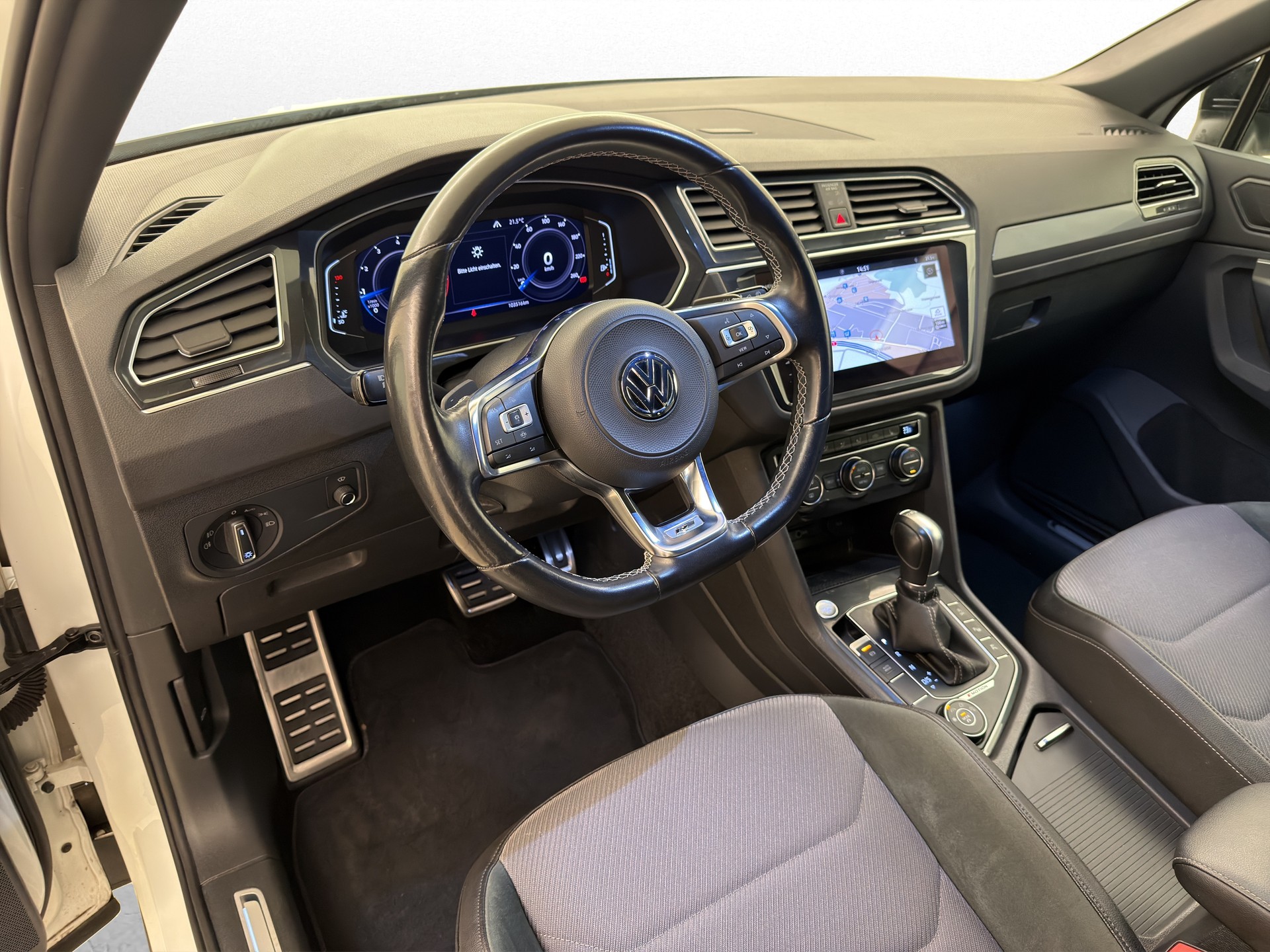 VW Tiguan 2.0 TSI Highline R-Line DSG-image-14