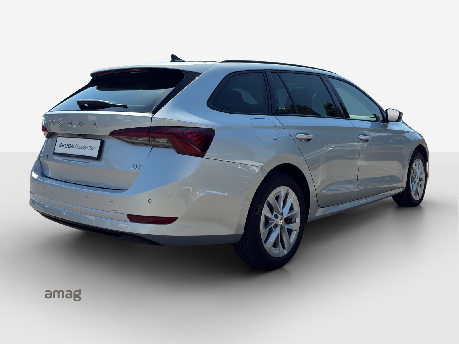 SKODA Octavia Combi 1.4 TSI PHEV DSG Ambition-image-4