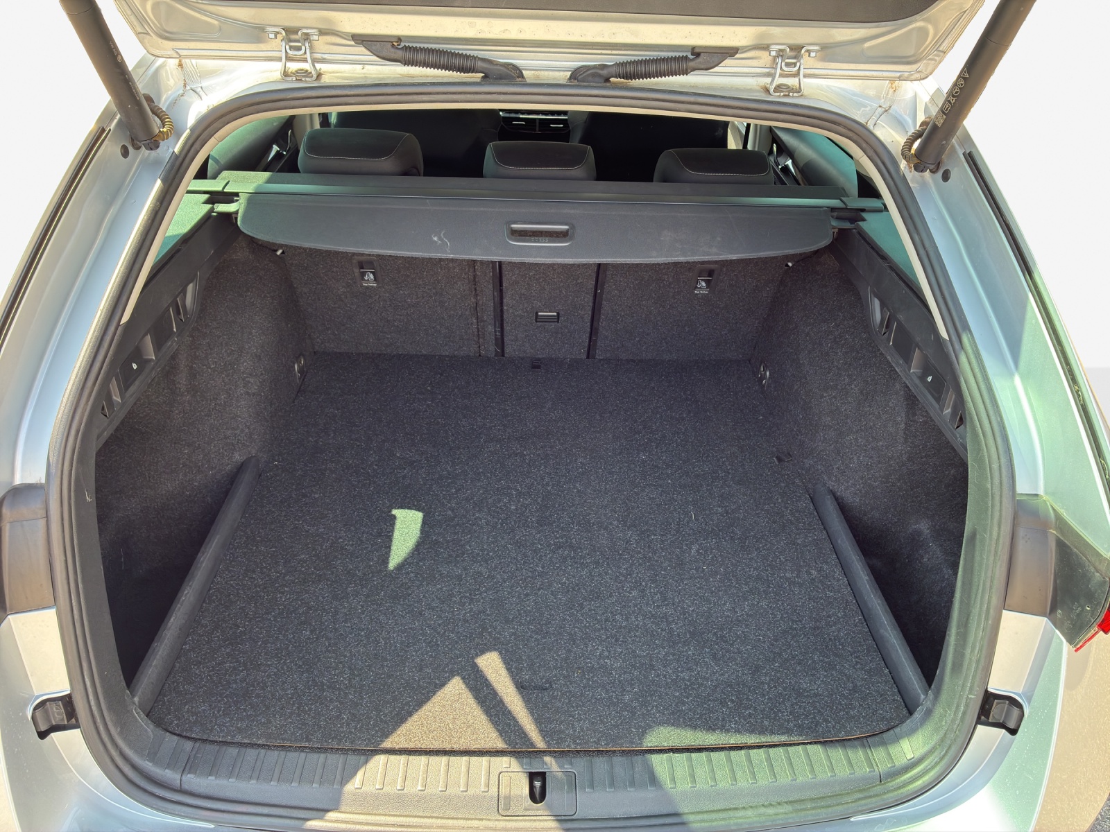 SKODA Octavia Combi 1.4 TSI PHEV DSG Ambition-image-12