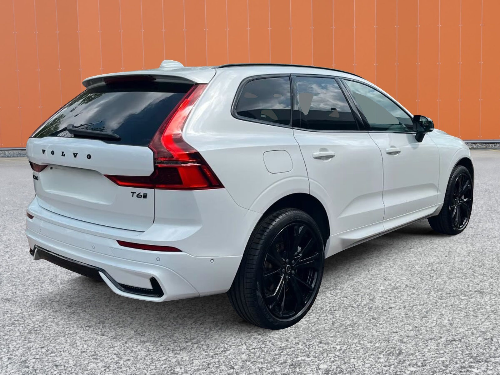 VOLVO XC60 T6 eAWD PluginHybrid Ultra Dark Geartronic-showroom-element-1