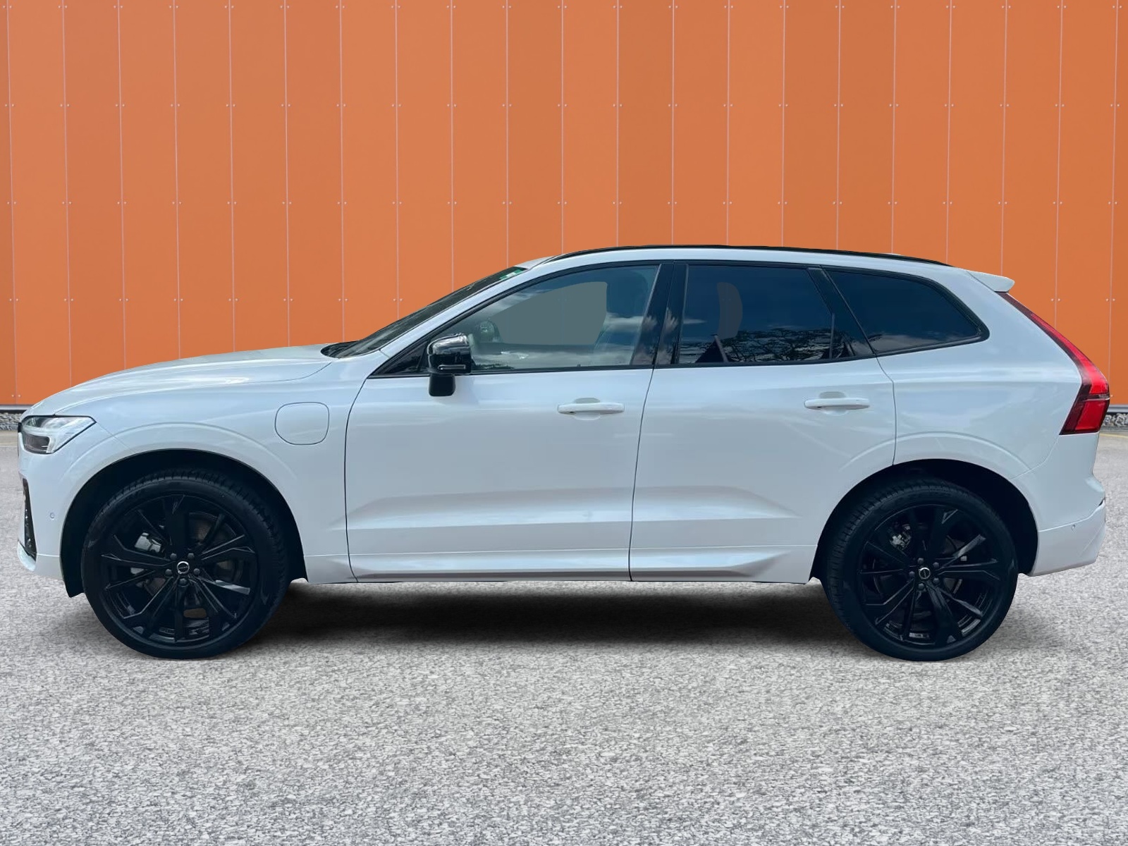 VOLVO XC60 T6 eAWD PluginHybrid Ultra Dark Geartronic-image-4