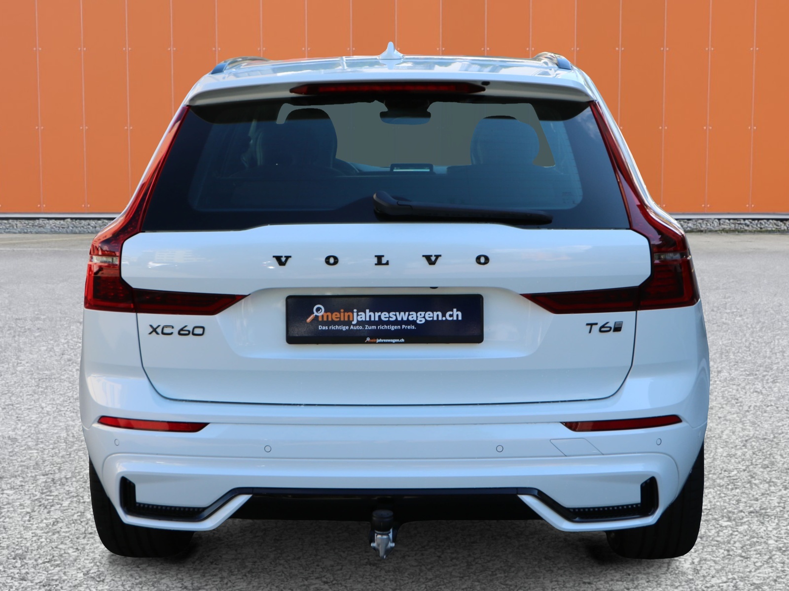 VOLVO XC60 T6 eAWD PluginHybrid Ultra Dark Geartronic-image-3