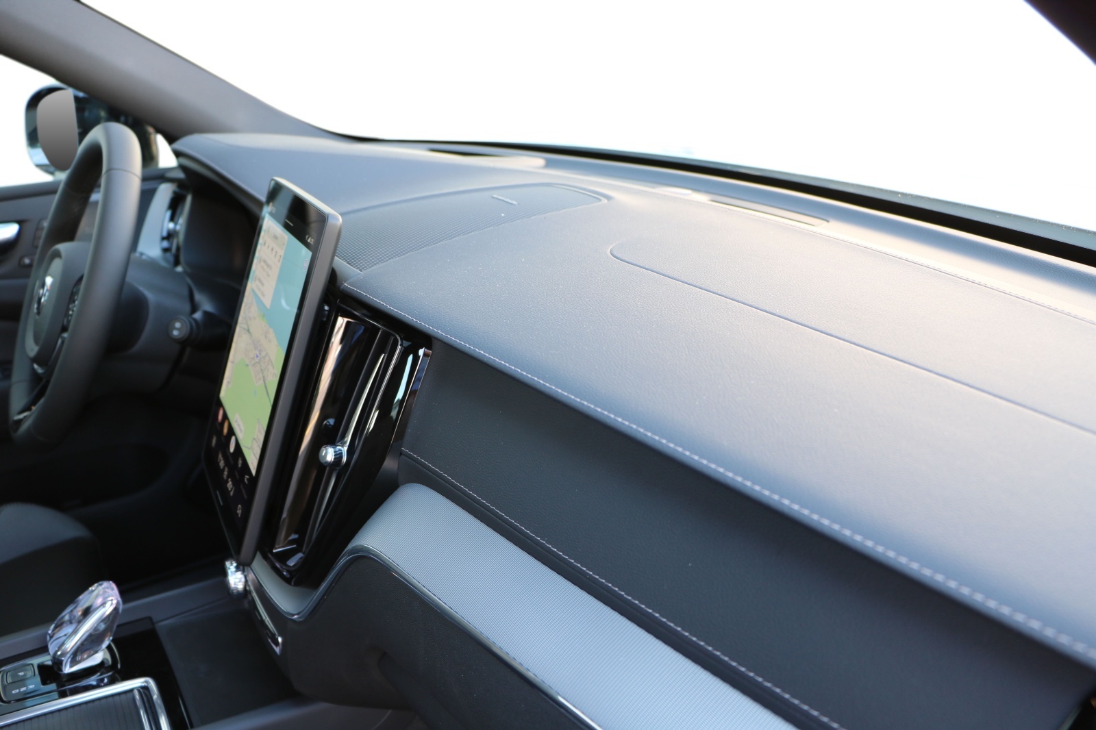 VOLVO XC60 T6 eAWD PluginHybrid Ultra Dark Geartronic-image-27