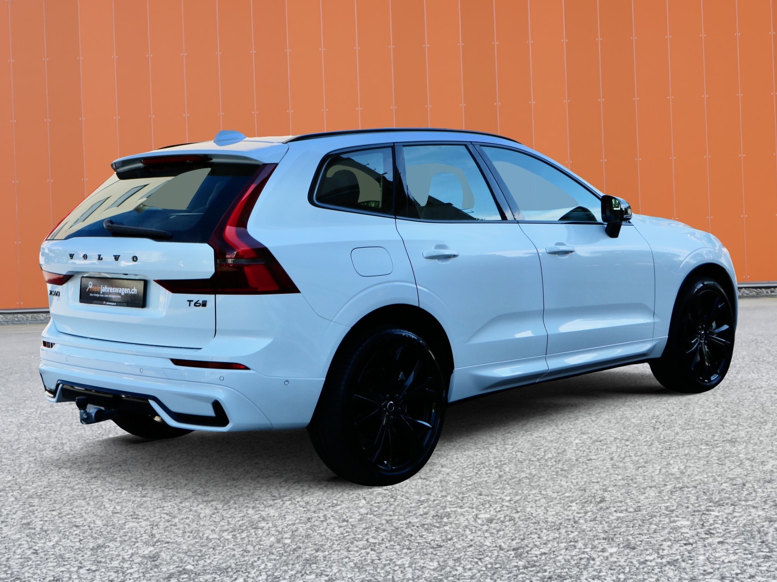 VOLVO XC60 T6 eAWD PluginHybrid Ultra Dark Geartronic-image-5