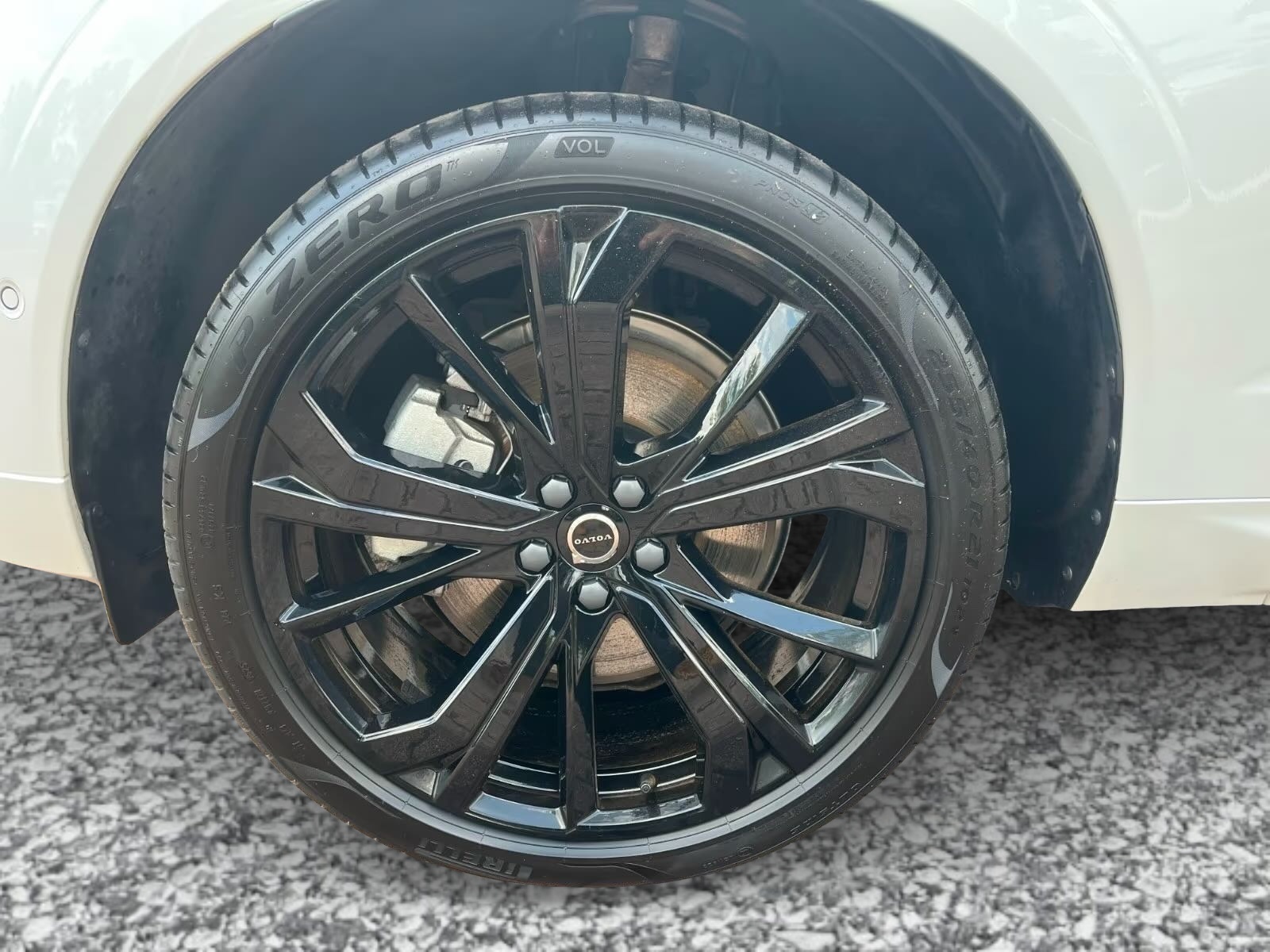VOLVO XC60 T6 eAWD PluginHybrid Ultra Dark Geartronic-image-7