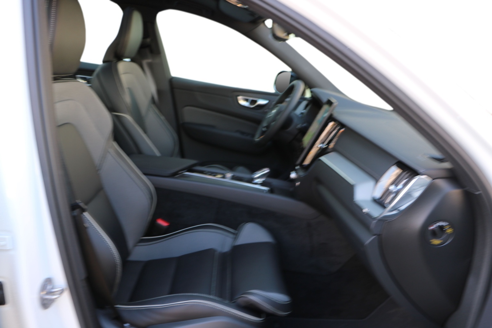 VOLVO XC60 T6 eAWD PluginHybrid Ultra Dark Geartronic-image-24