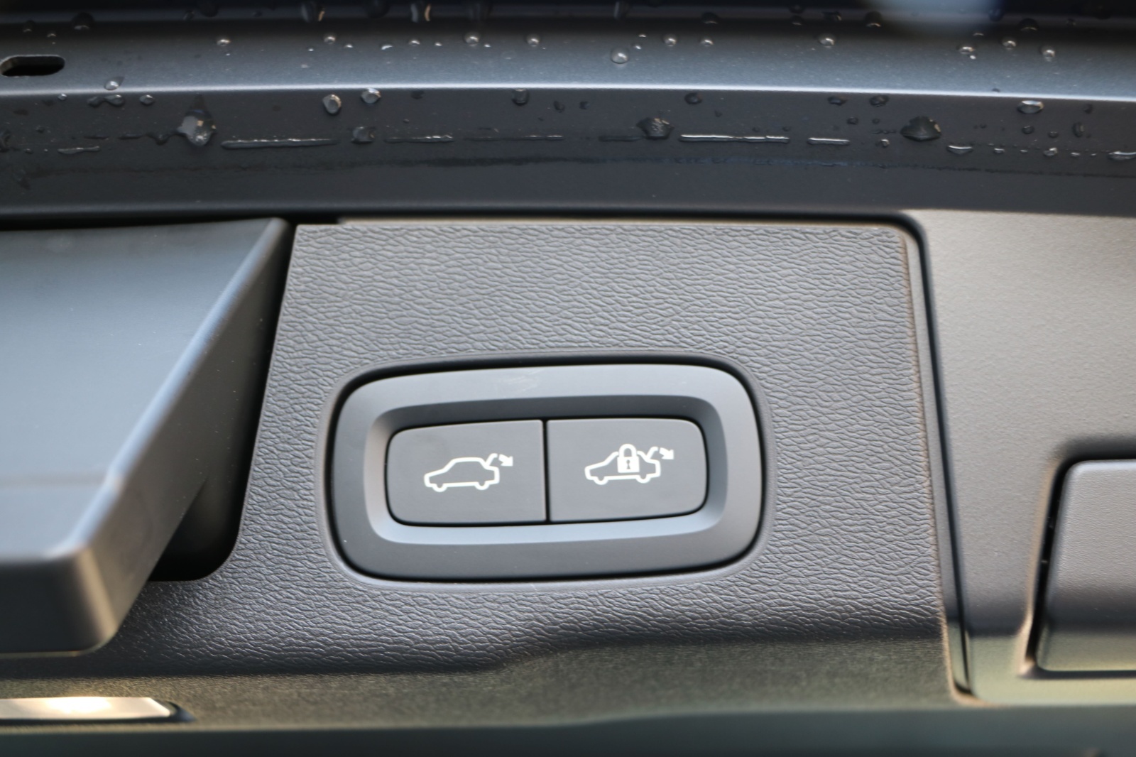 VOLVO XC60 T6 eAWD PluginHybrid Ultra Dark Geartronic-image-22