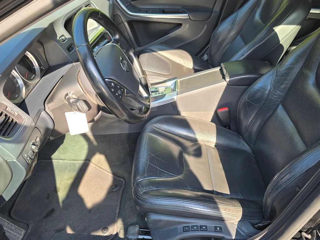 VOLVO V60 D5 AWD Summum Geartronic-image-10
