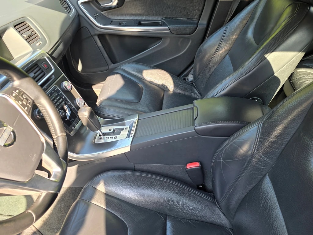 VOLVO V60 D5 AWD Summum Geartronic-image-8