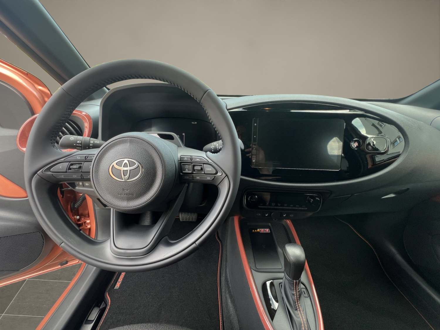 TOYOTA Aygo X 1.5 VVT-i HSD Trend-image-9