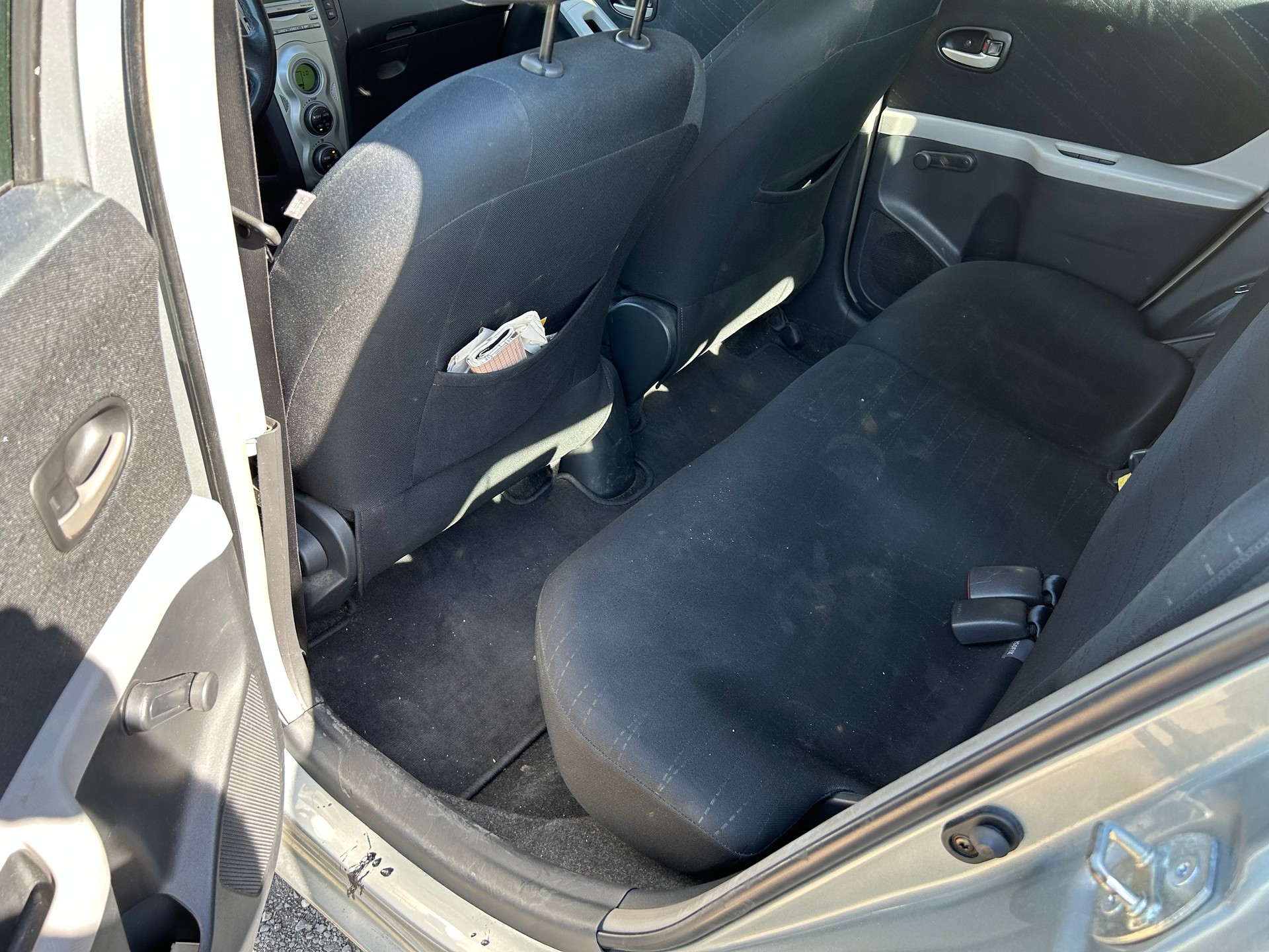 TOYOTA Yaris 1.3 Linea Sol-image-13