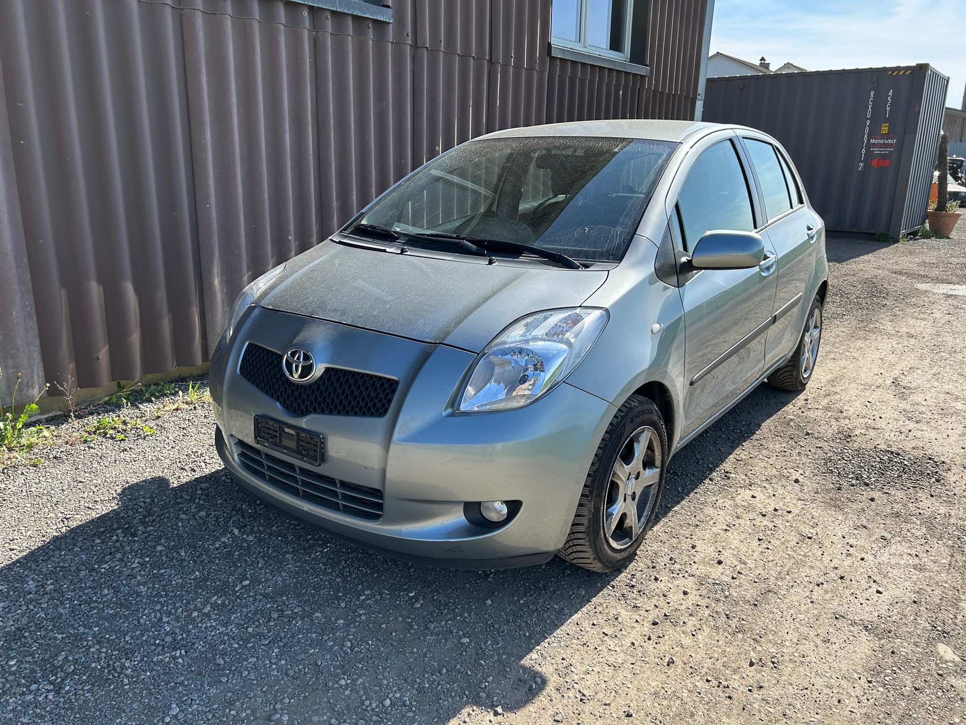 TOYOTA Yaris 1.3 Linea Sol-image-3