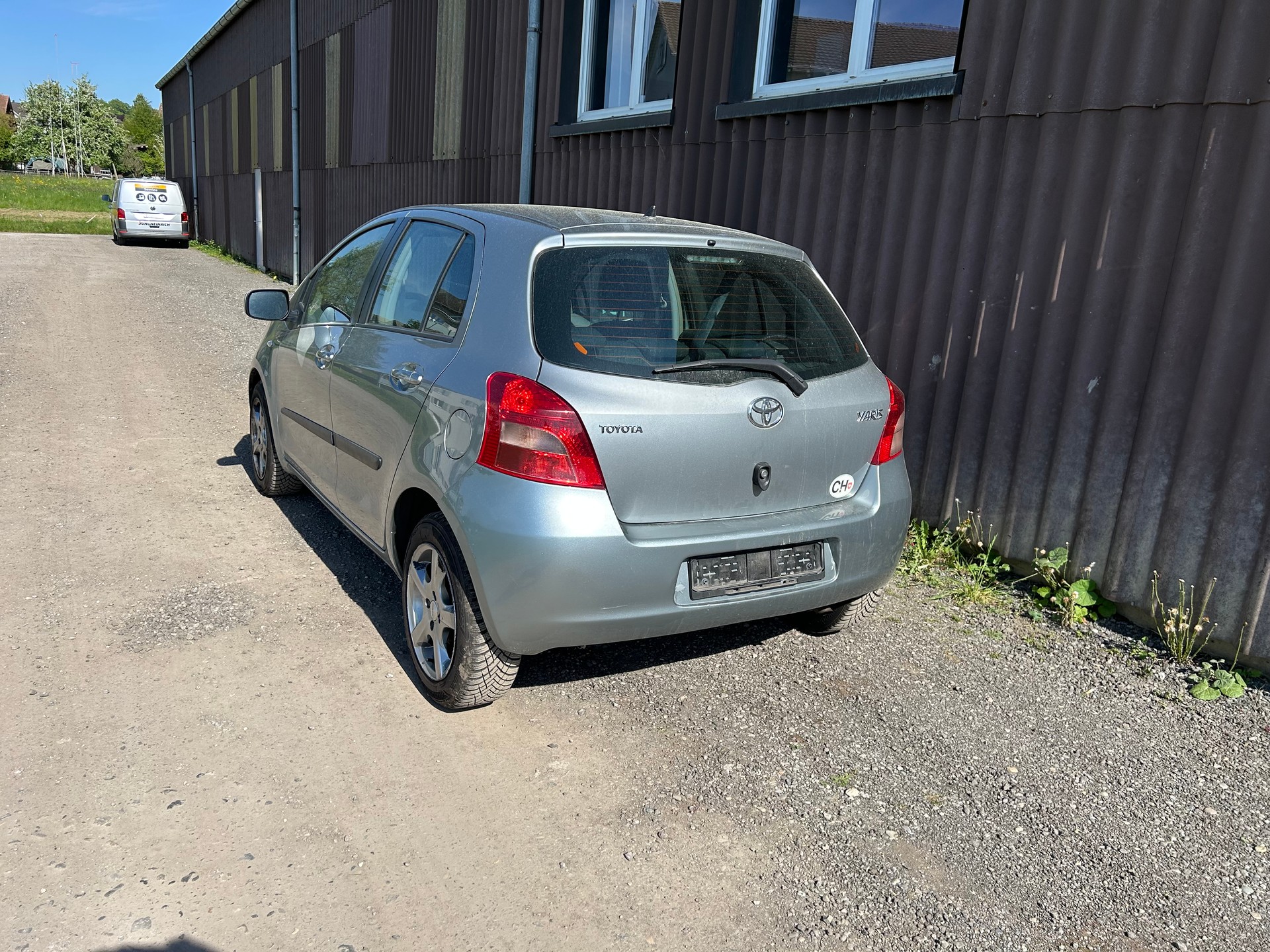 TOYOTA Yaris 1.3 Linea Sol-image-5