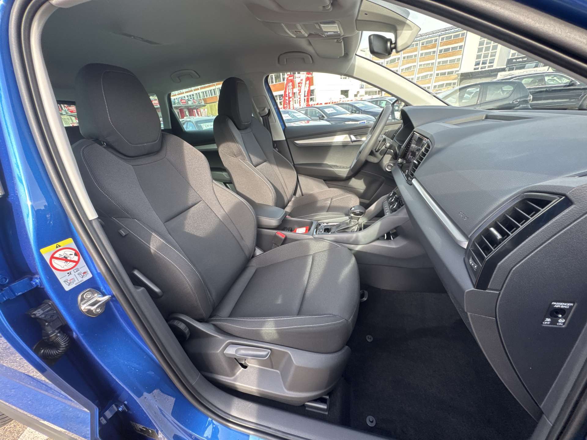 SKODA Karoq 1.5 TSi Selection DSG-Automat-image-12