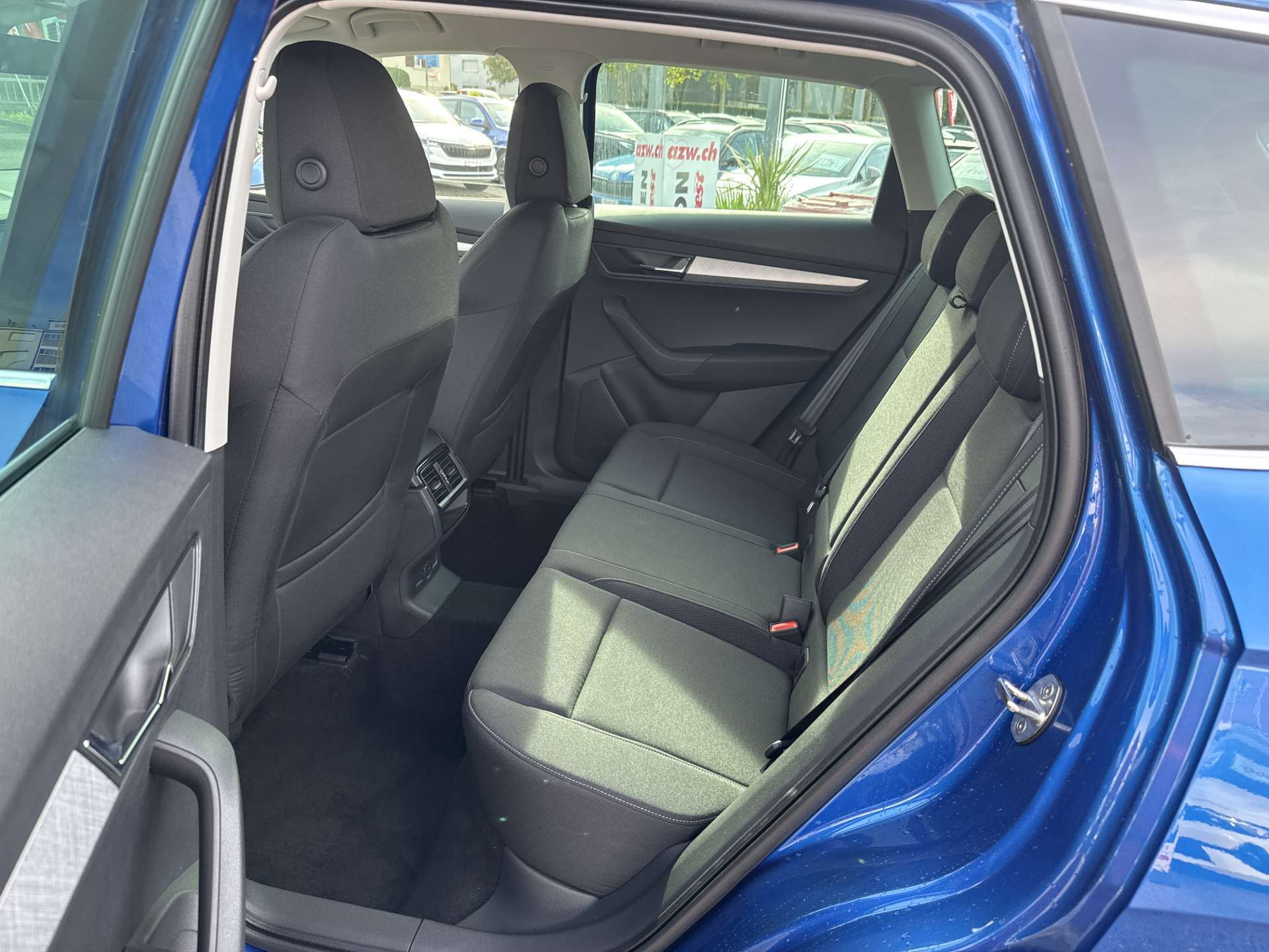 SKODA Karoq 1.5 TSi Selection DSG-Automat-image-6