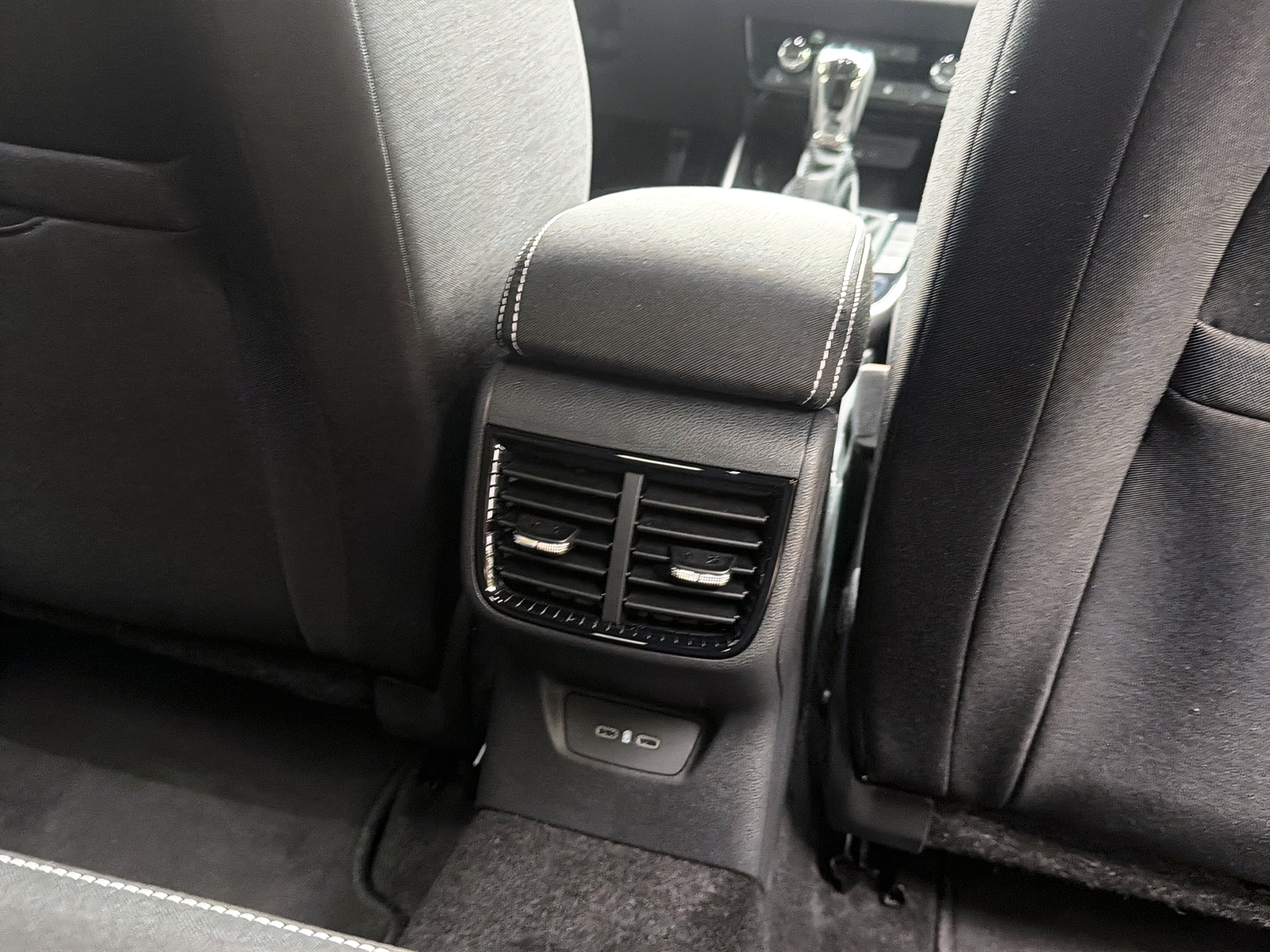 SKODA Fabia 1.5 TSI 130 DSG-image-17