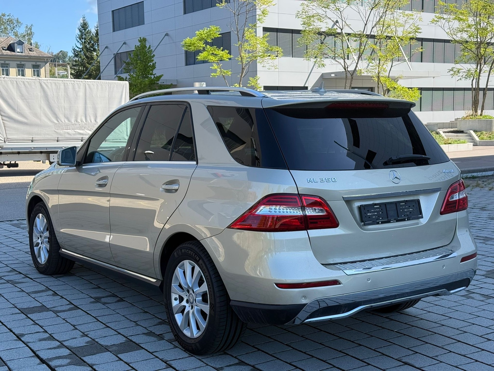 MERCEDES-BENZ ML 350 BlueEfficiency Edition 4Matic 7G-Tronic-image-7