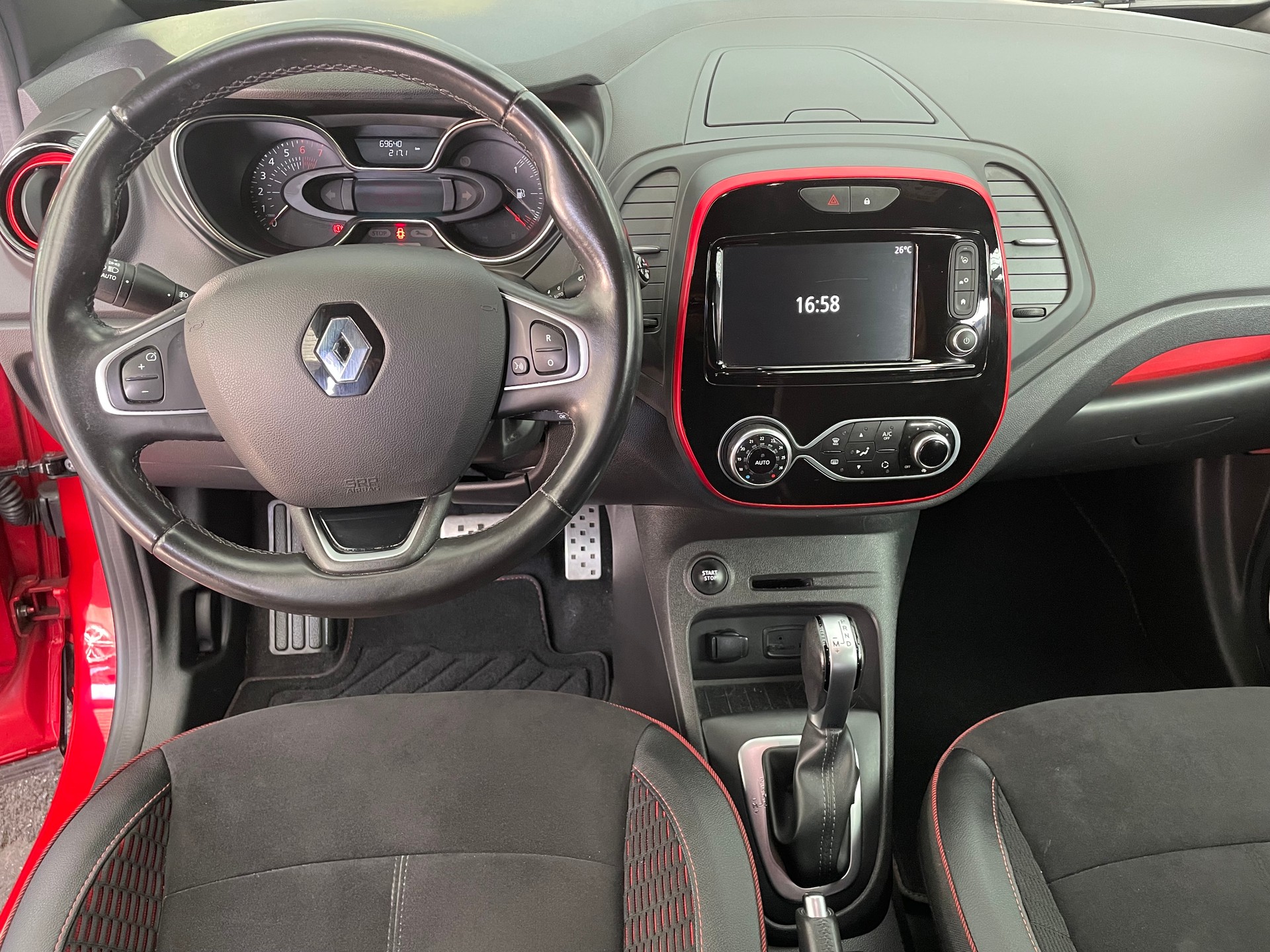 RENAULT Captur 1.3 T 16V Red Edition EDC-image-9