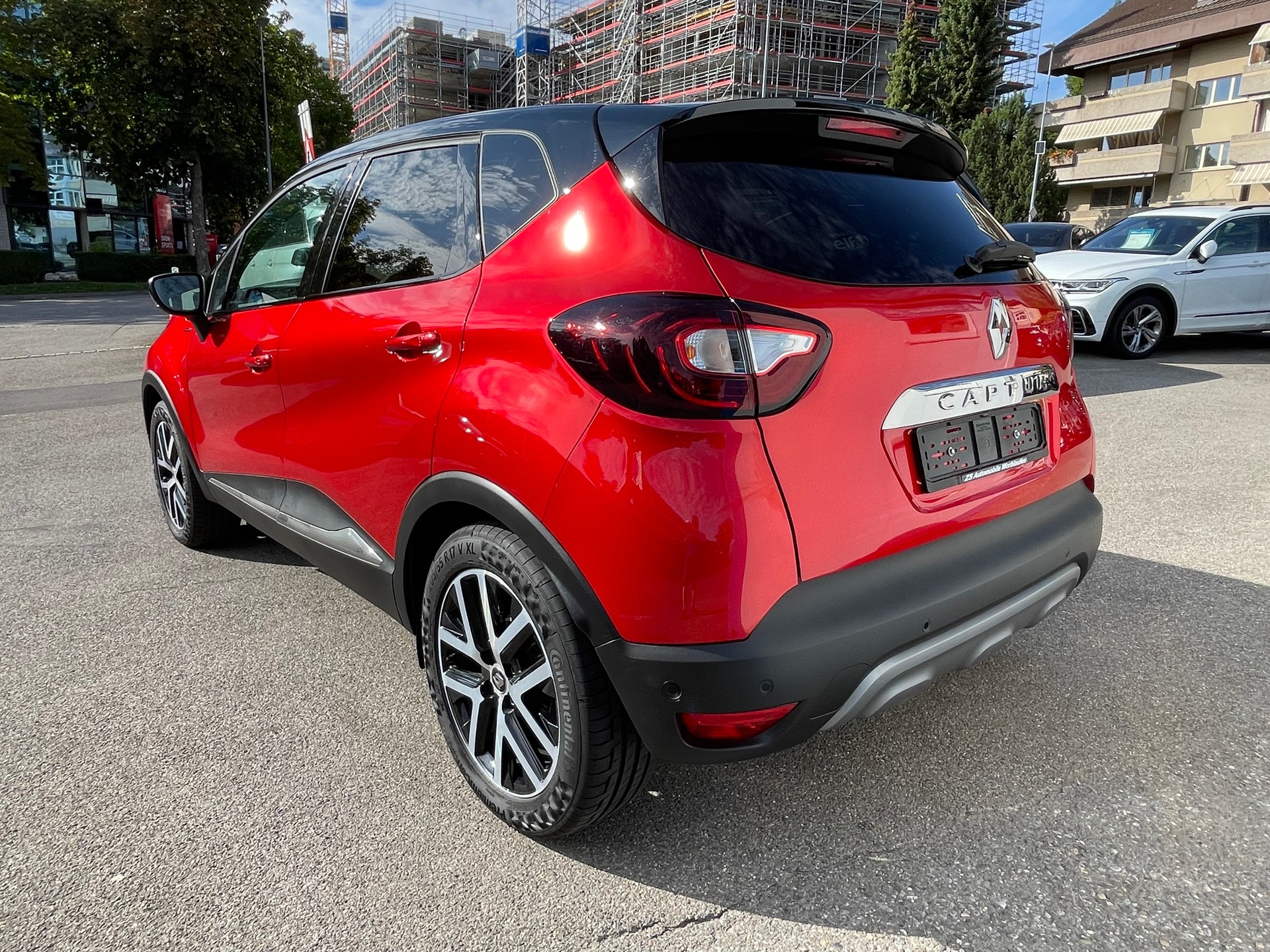 RENAULT Captur 1.3 T 16V Red Edition EDC-image-2